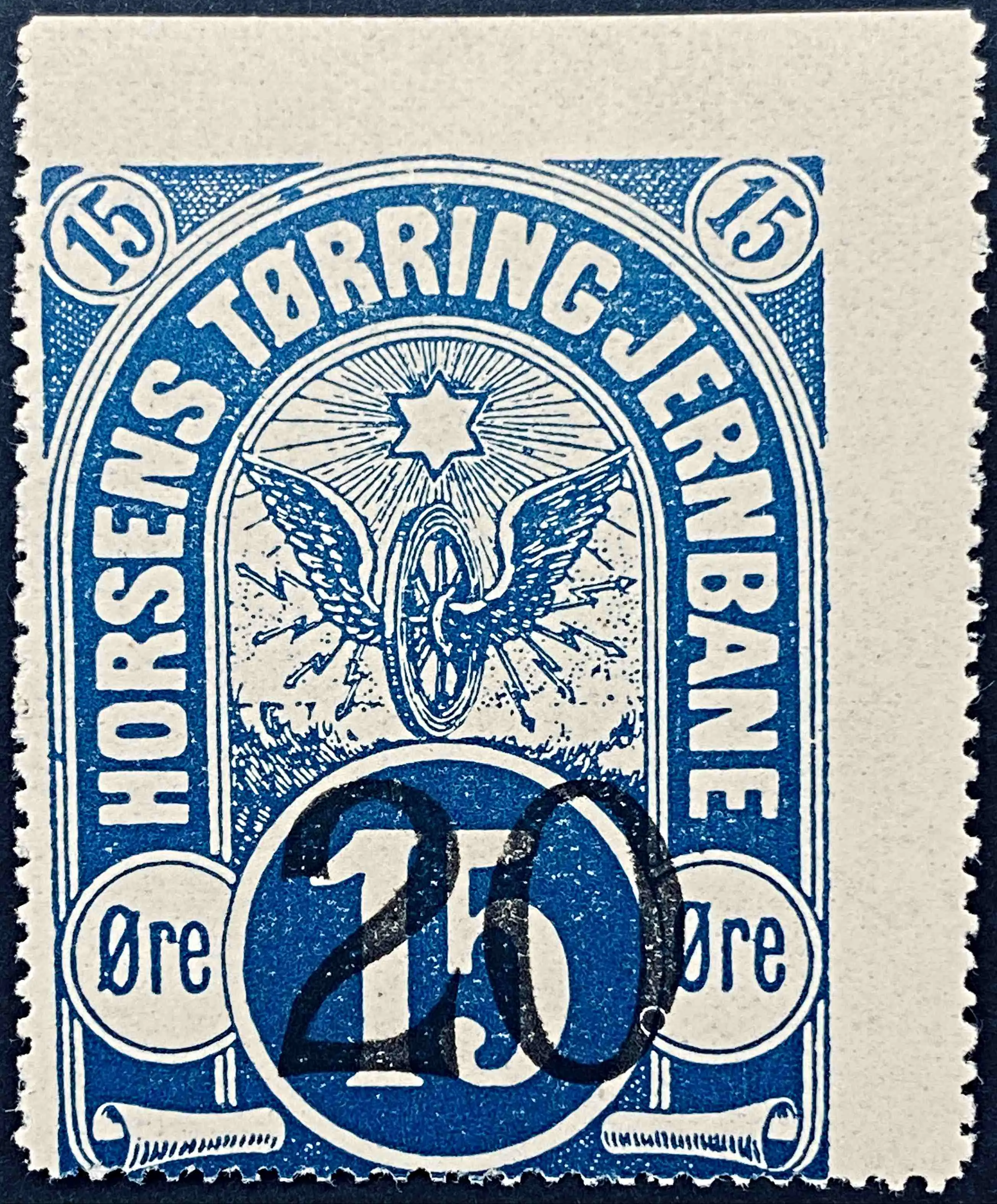 HTB 12A - Provisorium (overtryk) 200 Øre sort bogtryk på 15 Øre Motiv: Vingehjul - Blå. HTB 12A - Provisorium (overtryk) 200 Øre sort bogtryk på 15 Øre Motiv: Vingehjul - Blå.