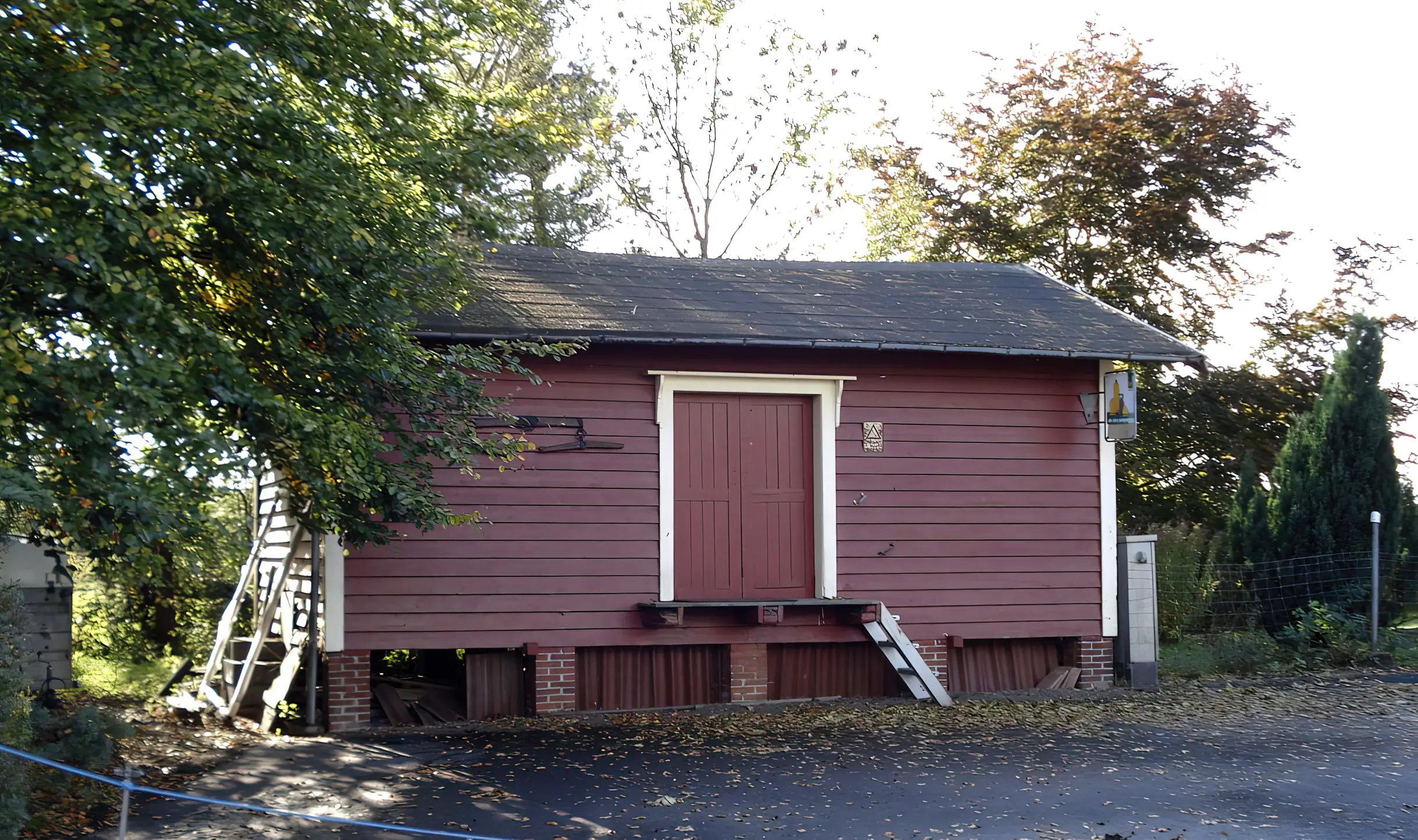 Billede af det gamle pakhus, som stadig er bevaret ved Villestofte Station. Billede af det gamle pakhus, som stadig er bevaret ved Villestofte Station.
