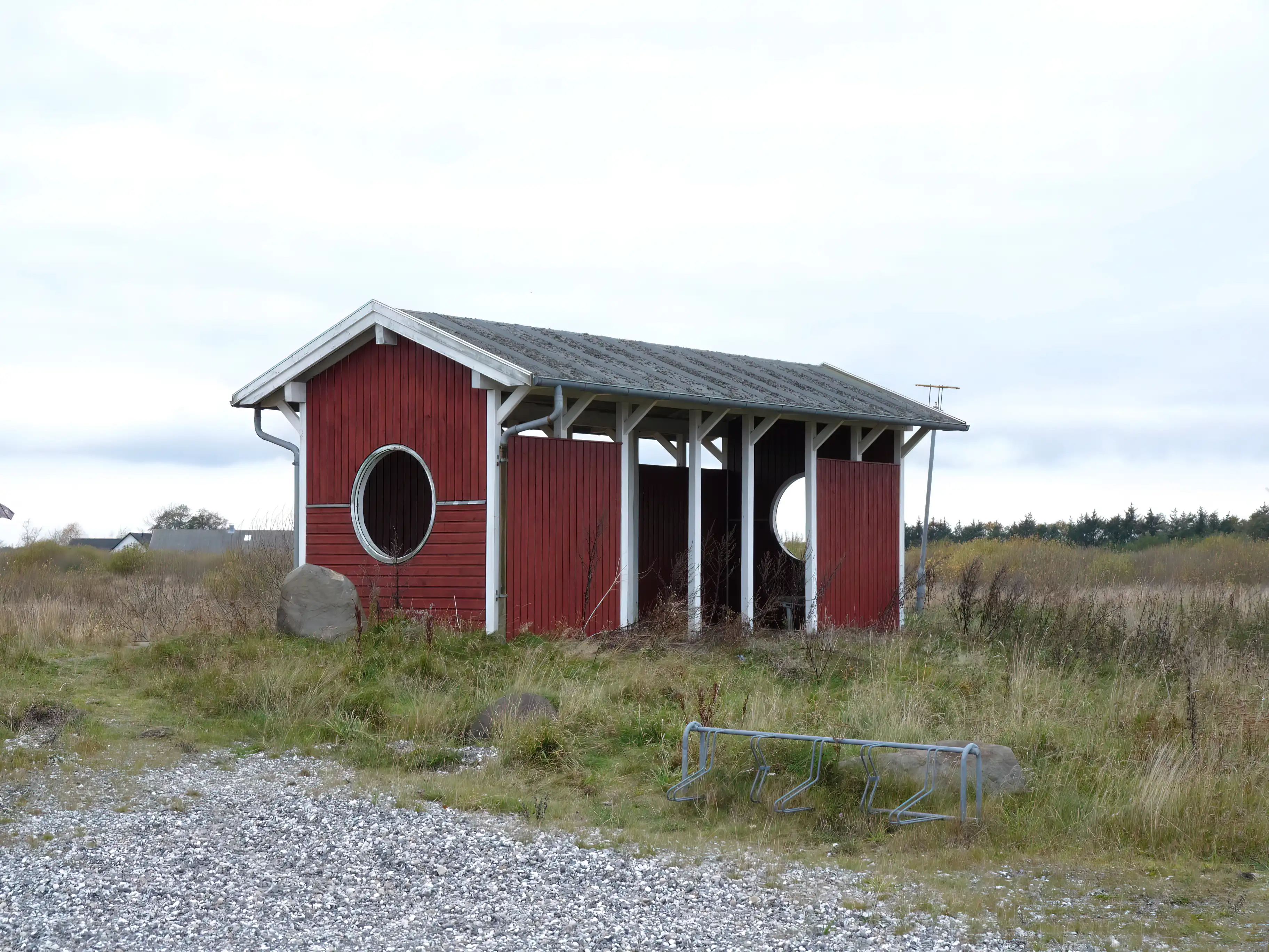 Billede af Apholmen Trinbræt. Billede af Apholmen Trinbræt.