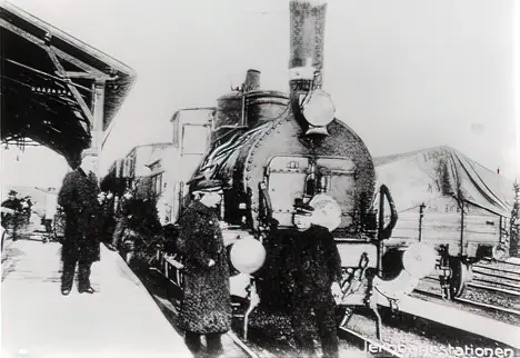 Billede af DSB lokomotiv på Nykøbing Falster Station år 1915
