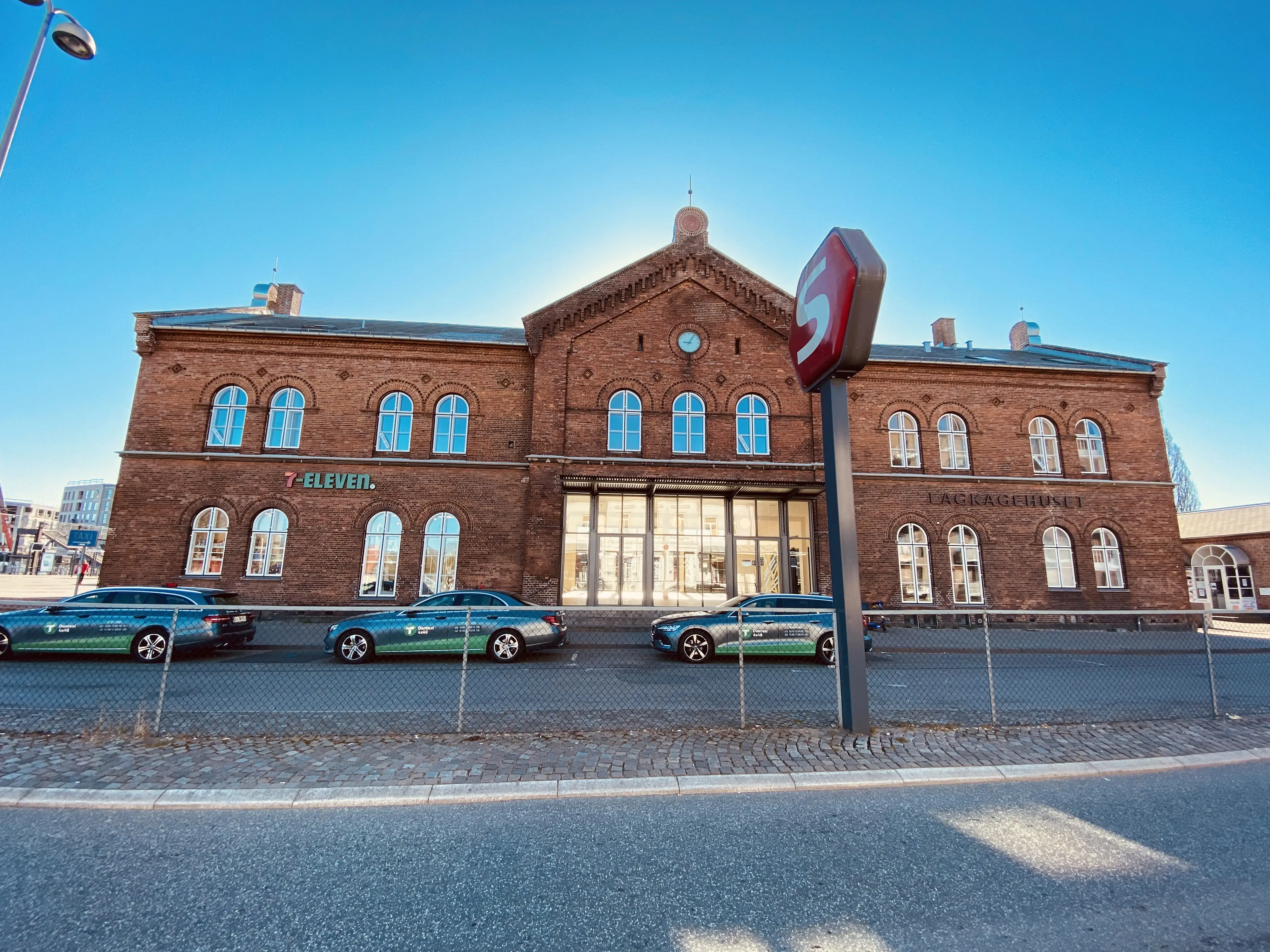Billede af Hillerød Station. Billede af Hillerød Station.