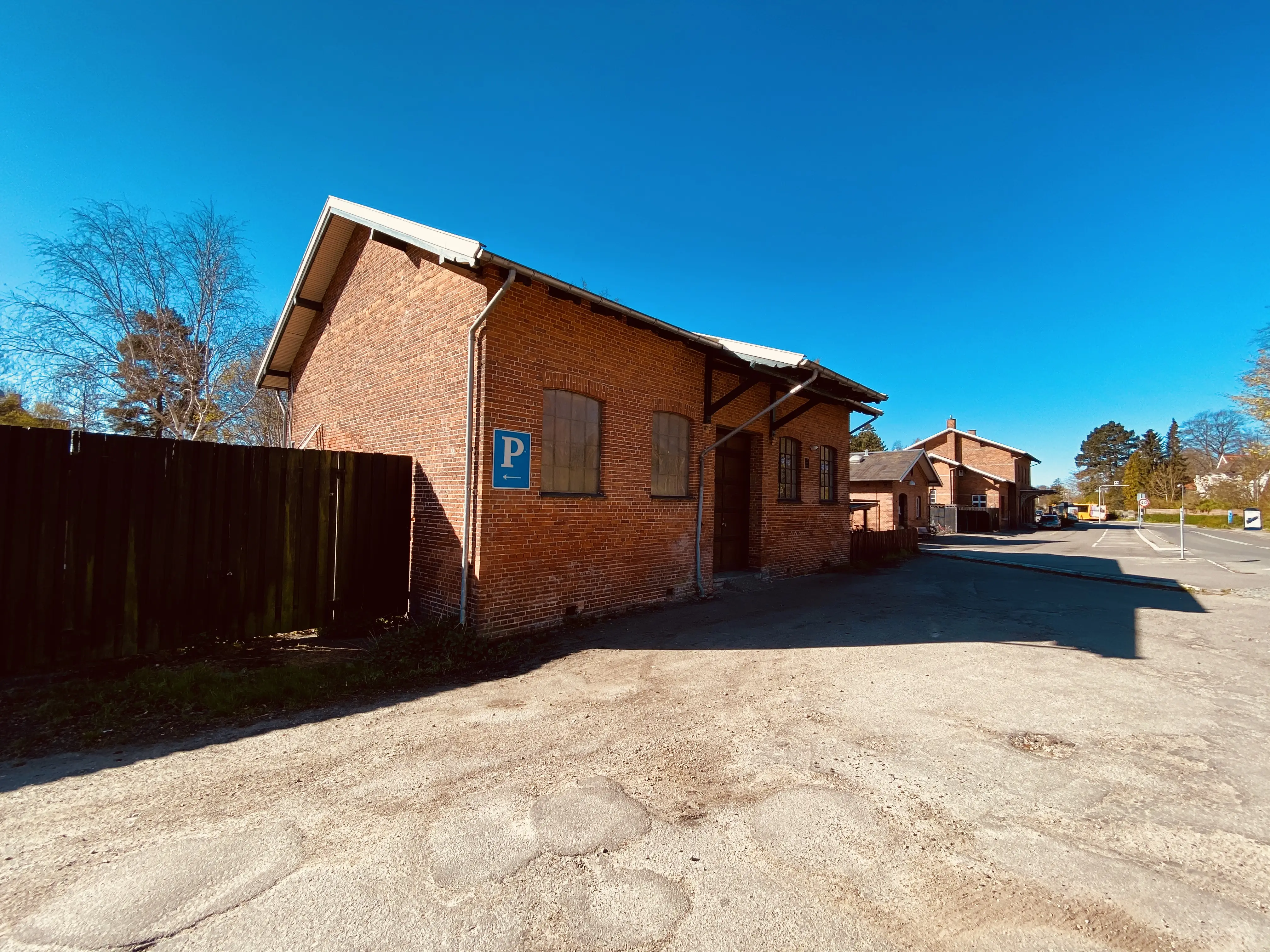 Billede af Fredensborg Stations pakhus.