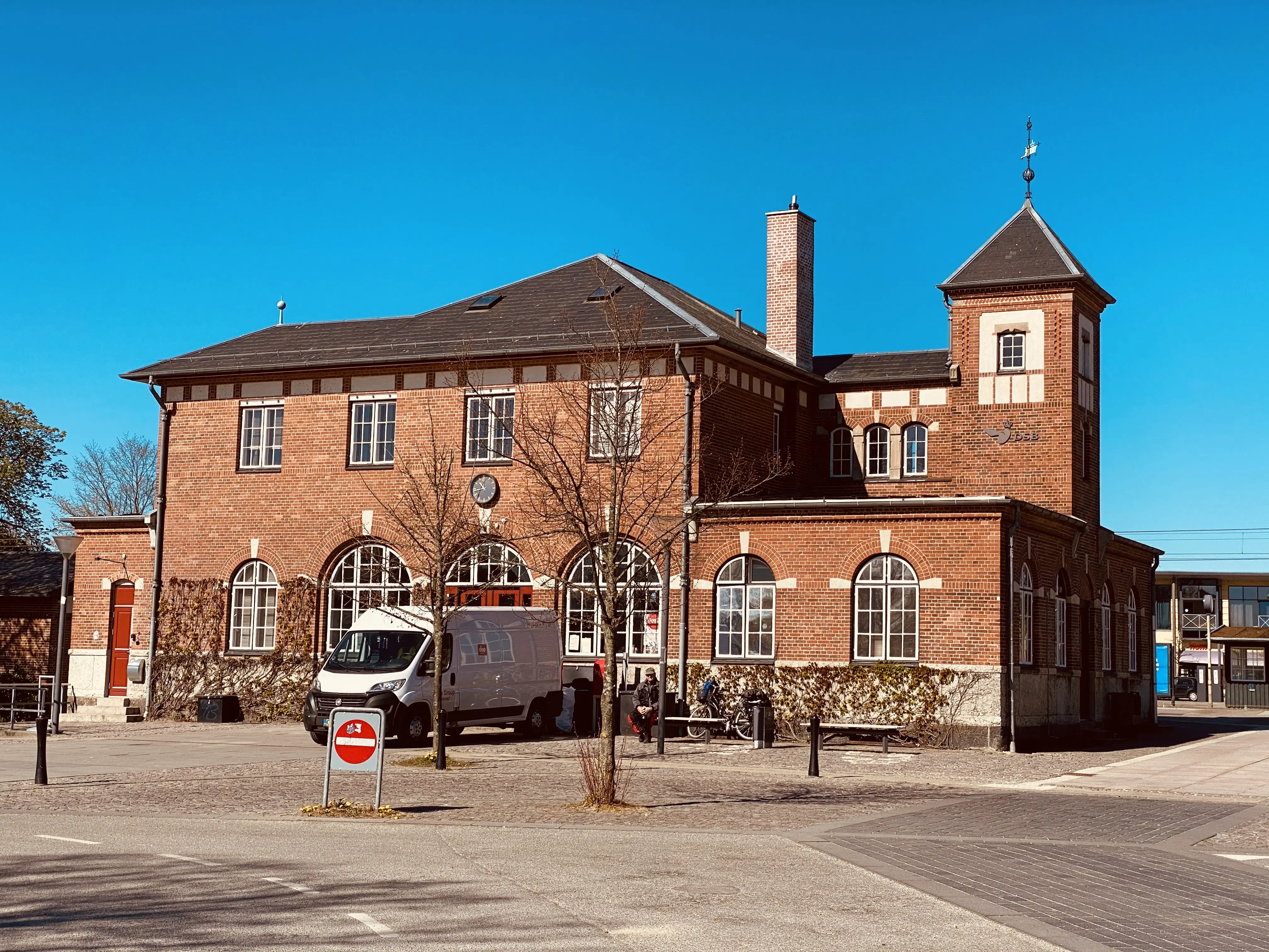 Billede af Humlebæk Station.