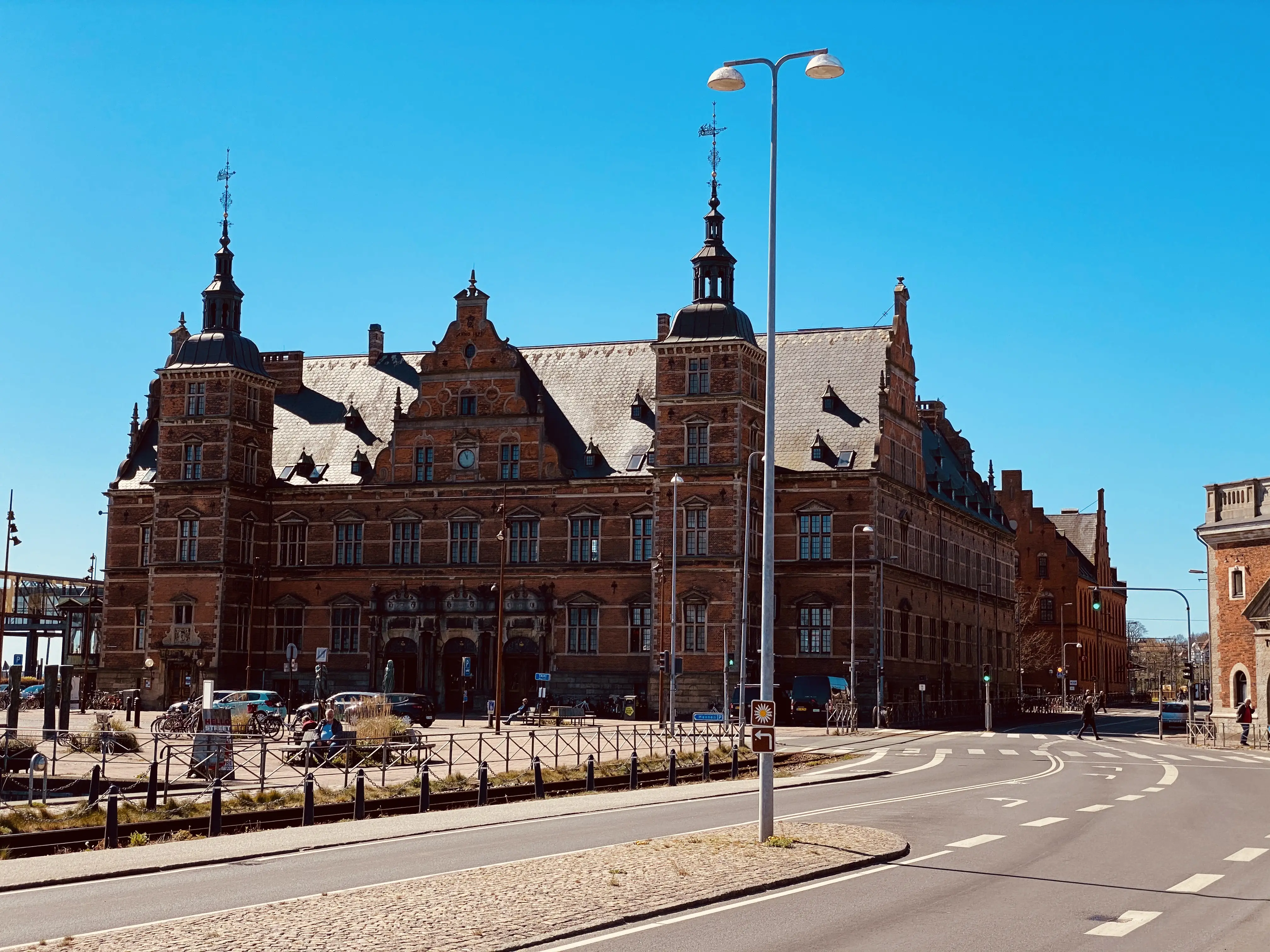 Billede af Helsingør Banegård . Billede af Helsingør Banegård .