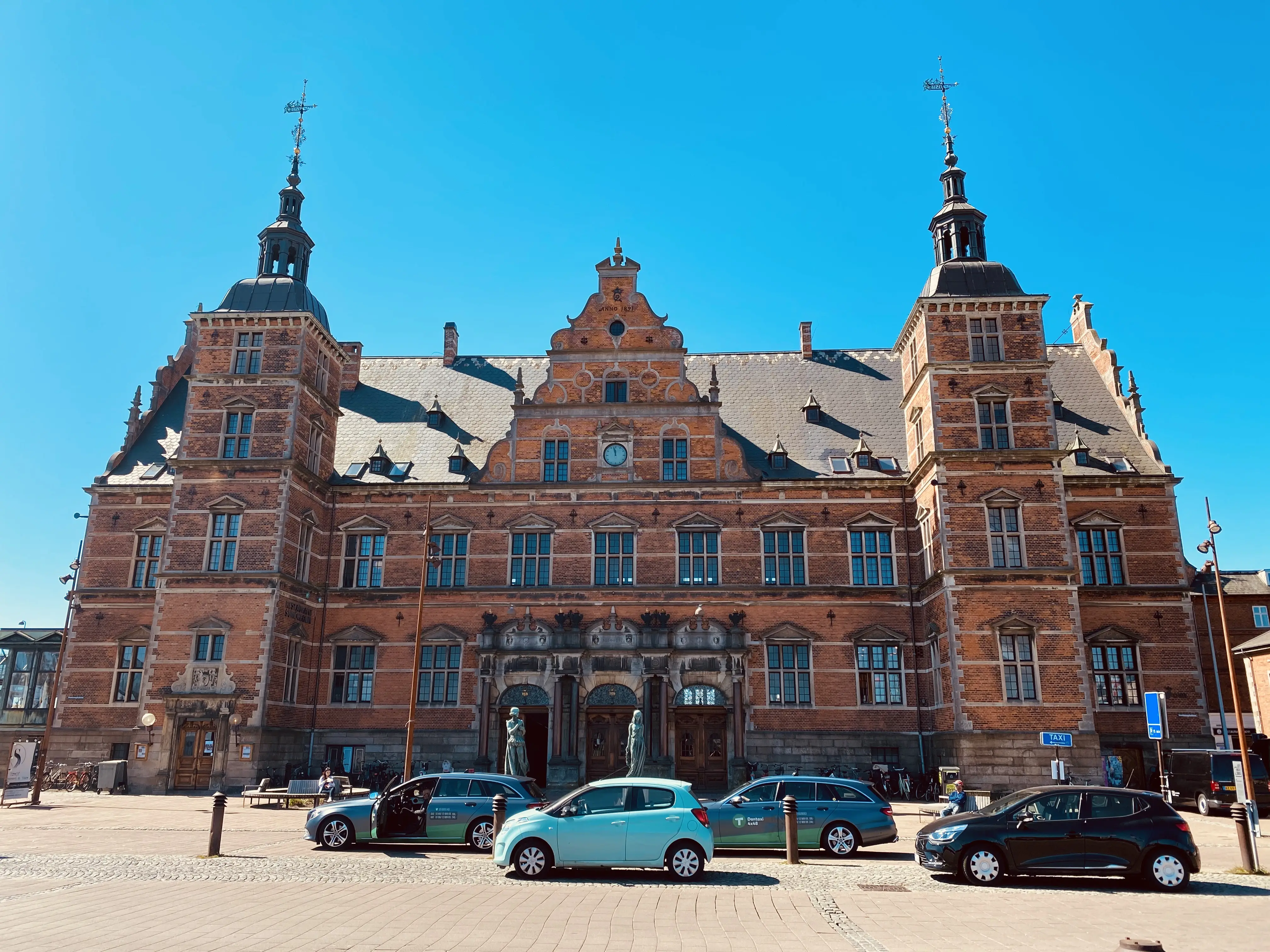 Billede af Helsingør Banegård. Billede af Helsingør Banegård.