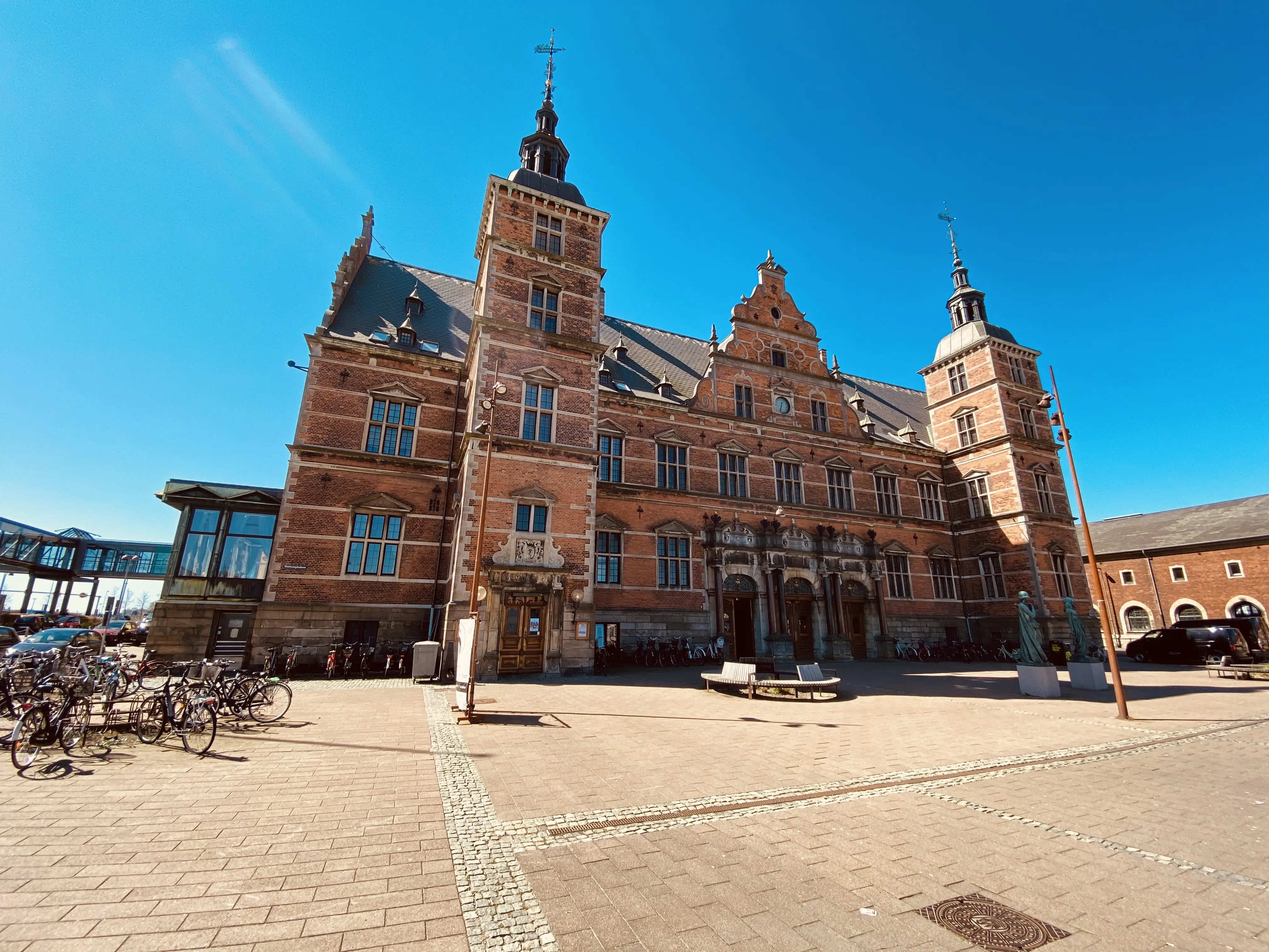 Billede af Helsingør Banegård. Billede af Helsingør Banegård.