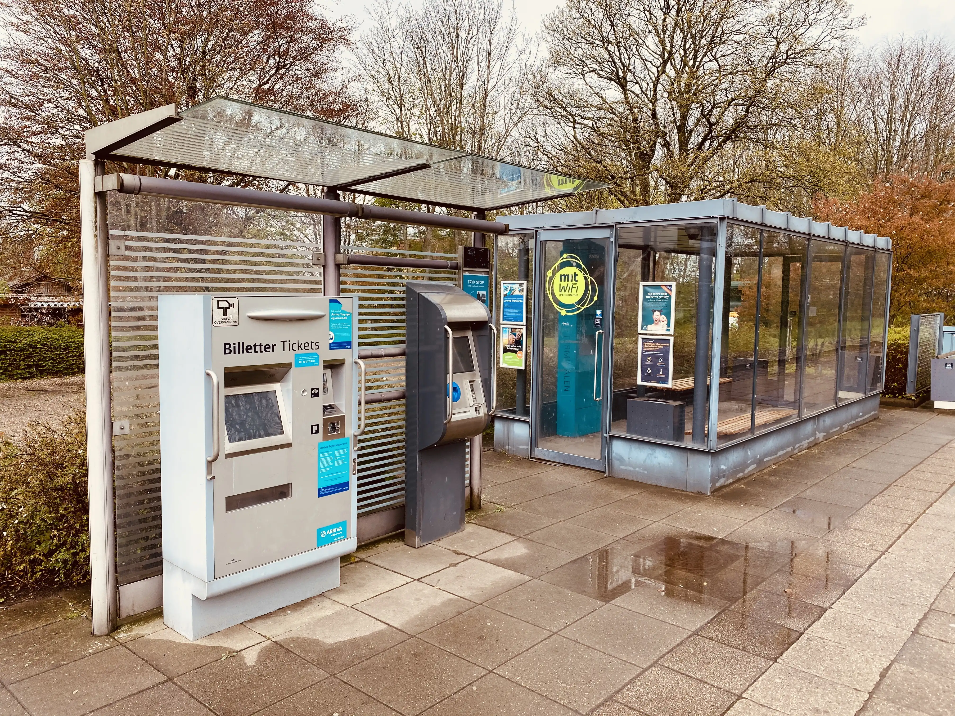 Billede af Døstrup (Sønderjylland) Trinbræt. Billede af Døstrup (Sønderjylland) Trinbræt.