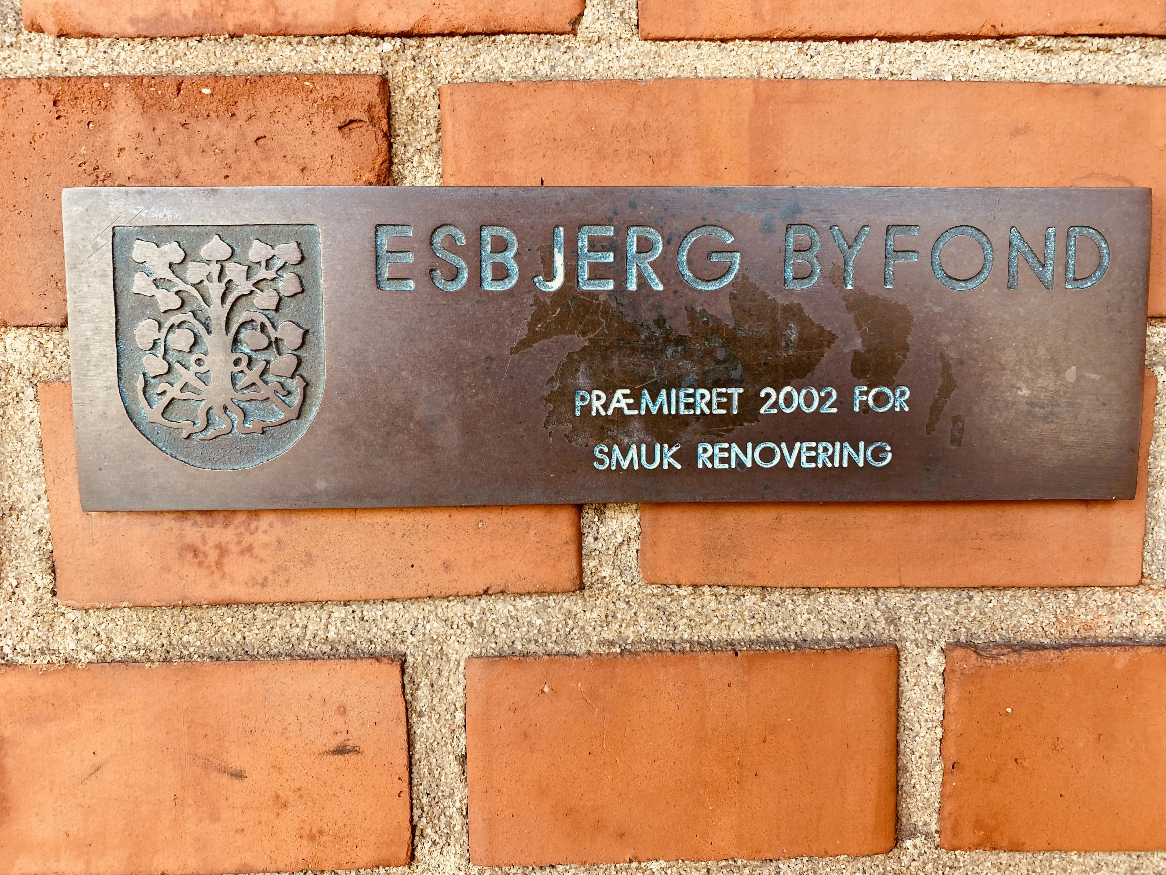 Billede af Esbjerg Station, som blev fredet i 1983 og blev præmieret i 2002 for smuk renovering af Esbjerg Byfond.