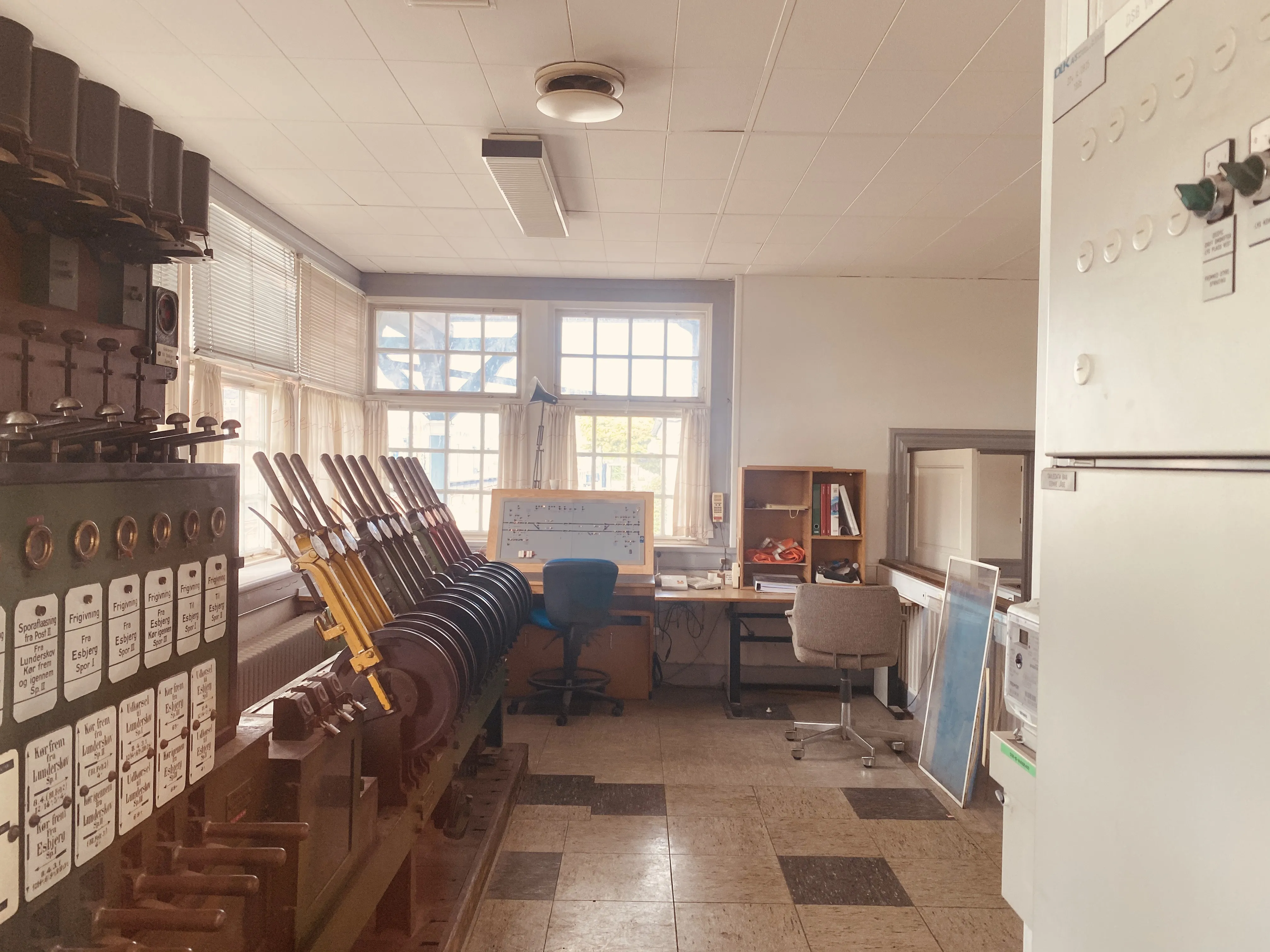 I 1992 blev stationsbygningen og signalhuset i Vejen Stations vestlige ende fredet. Fredningen gør at der ikke kan foretages ændringer på bygningen udvendig. Fredningen omfatter også det gamle centralapparat fra 1918, som stadig står tilbage.
