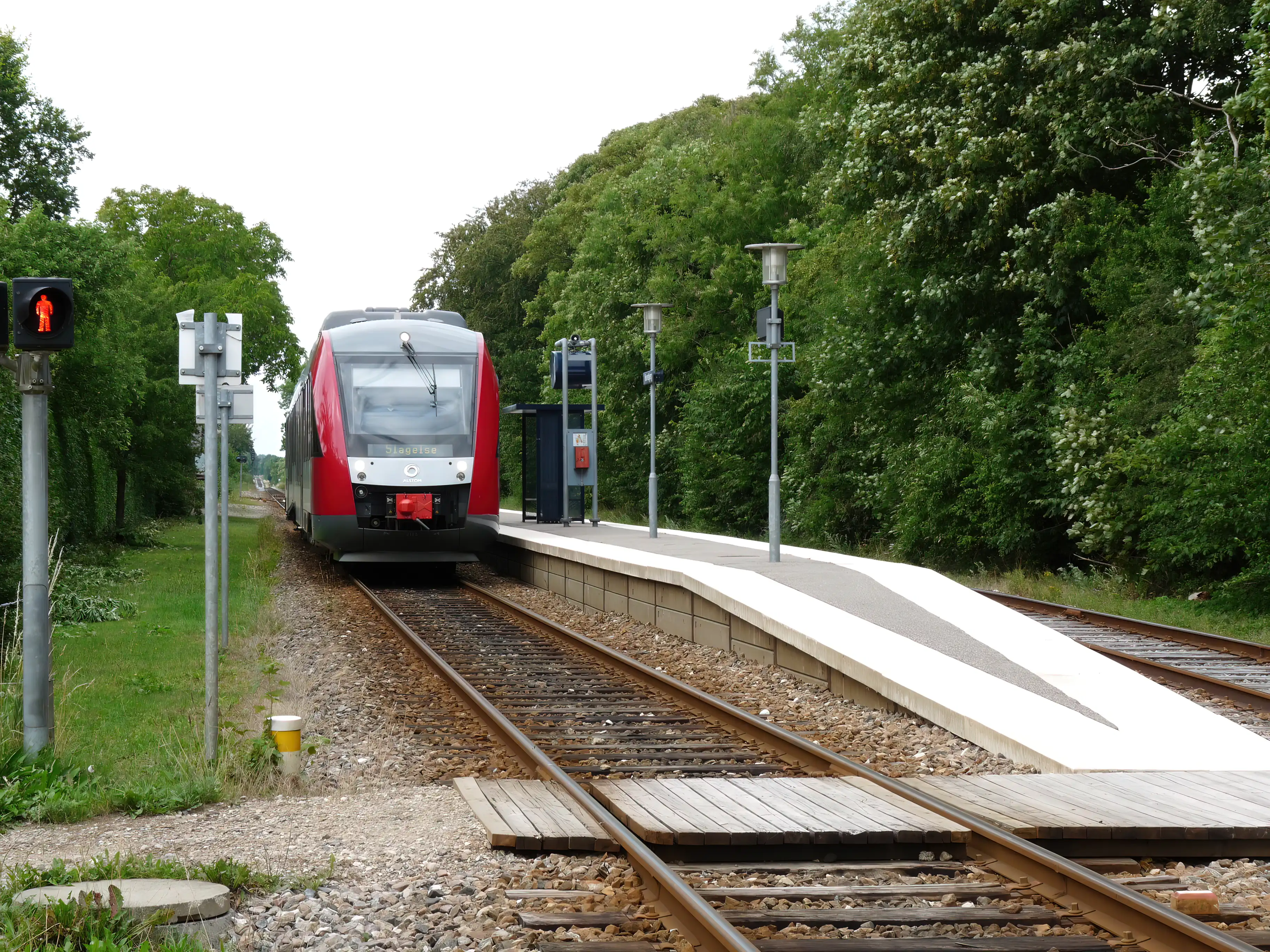 Billede af RTOG 2024-2124, tidligere VL 2024-2124 fotograferet ud for Havrebjerg Trinbræt. Billede af RTOG 2024-2124, tidligere VL 2024-2124 fotograferet ud for Havrebjerg Trinbræt.