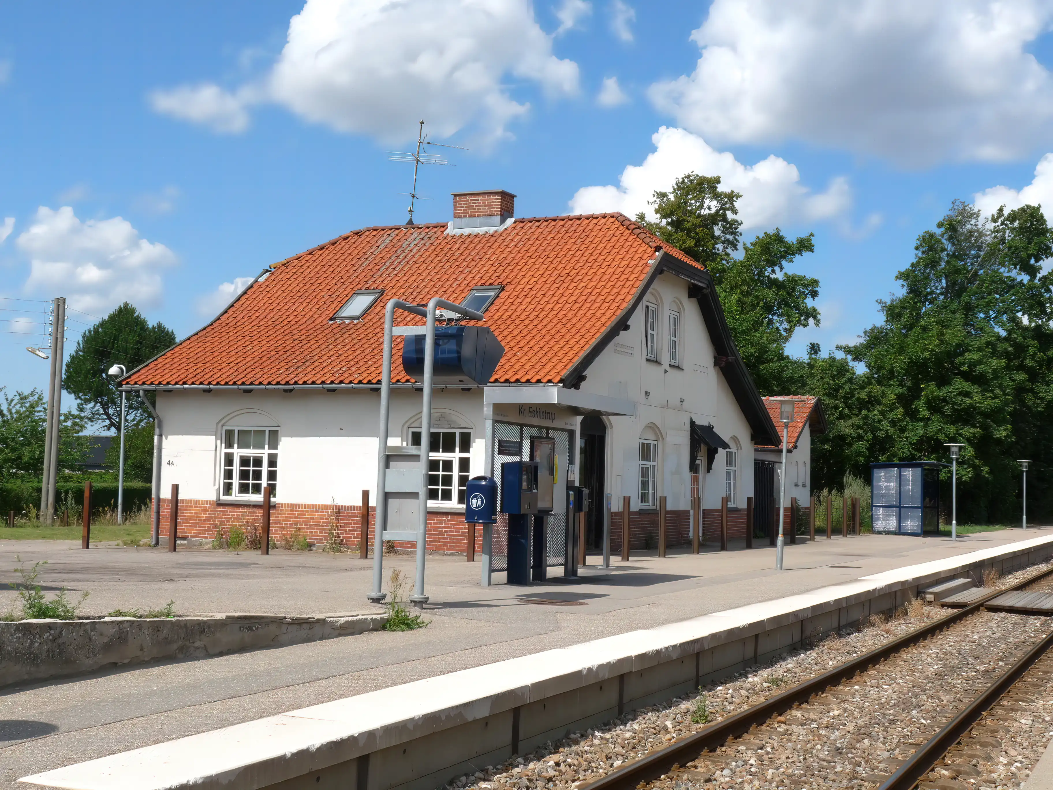 Billede af Kirke Eskilstrup Trinbræt. Billede af Kirke Eskilstrup Trinbræt.