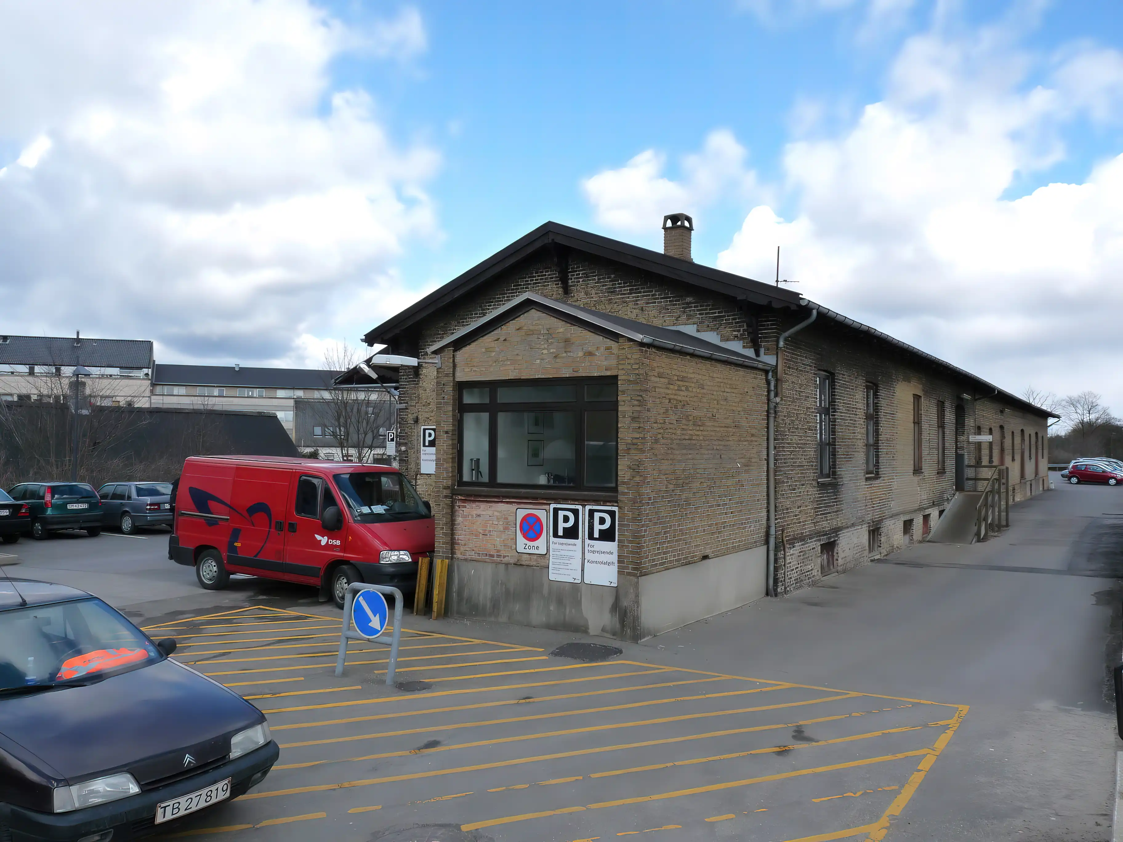 Billede af Roskilde Stations pakhus.