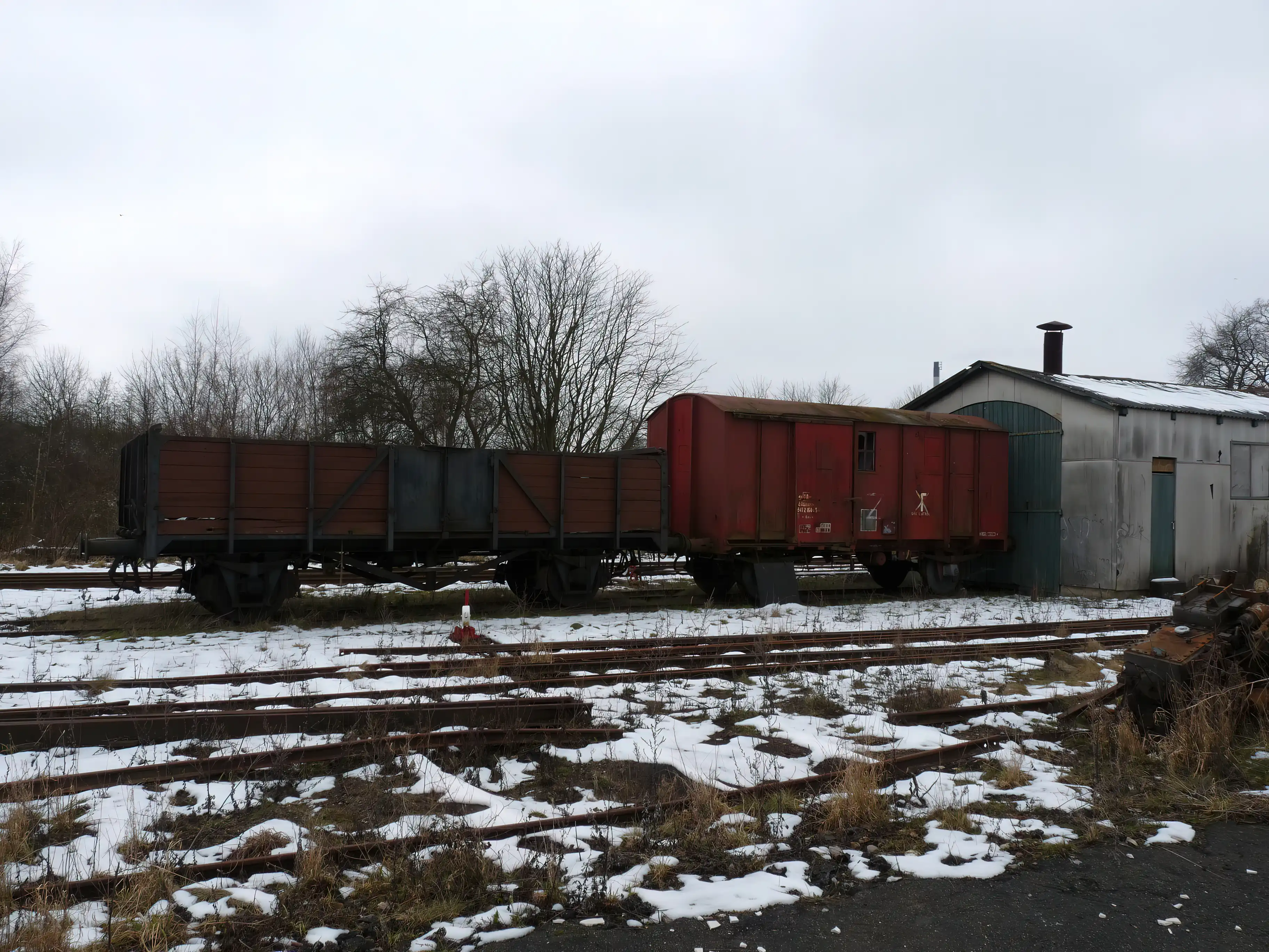 Billede af tog ud for Skælskør Station.