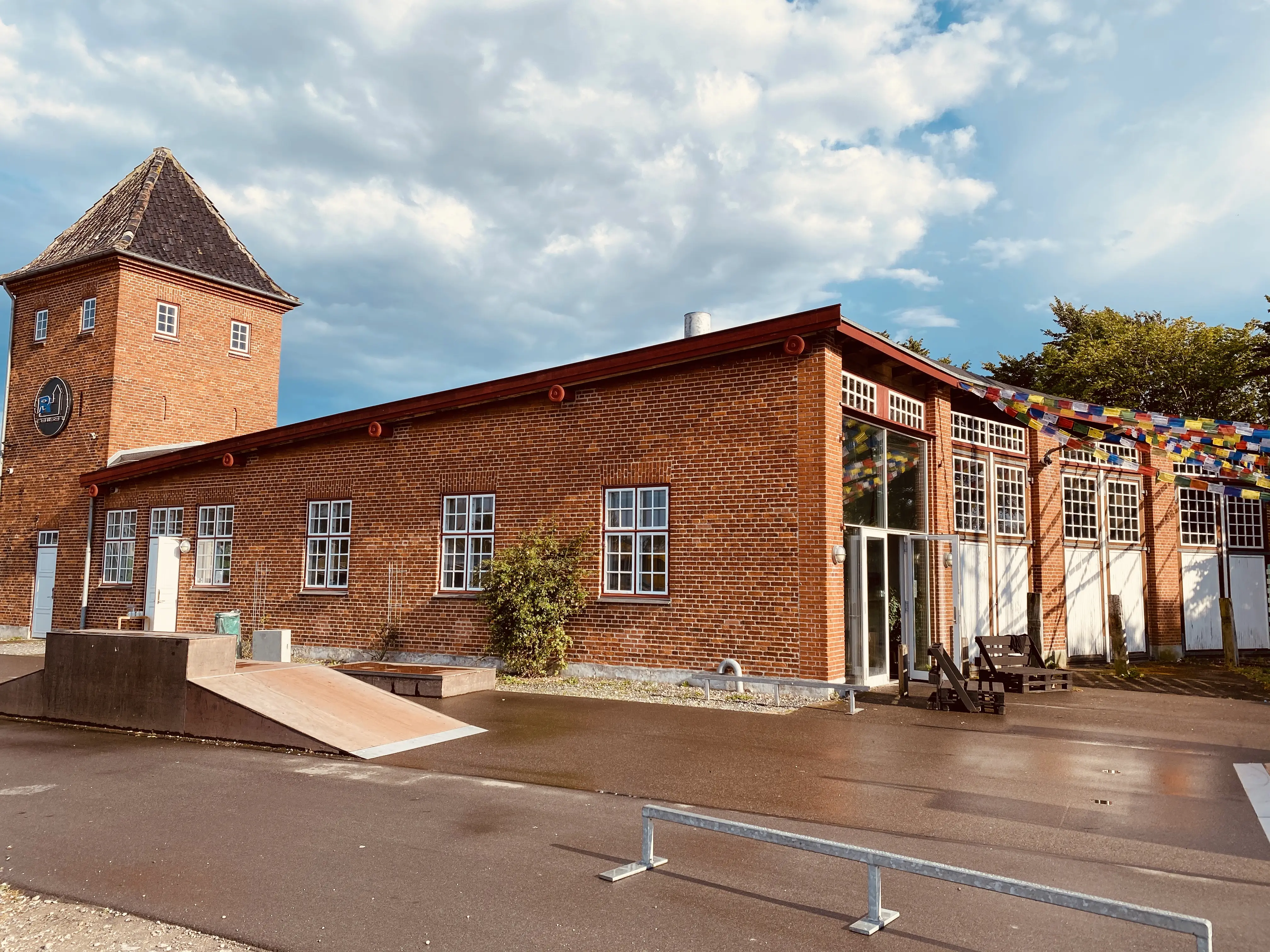 Billede af Gilleleje Stations remise.
