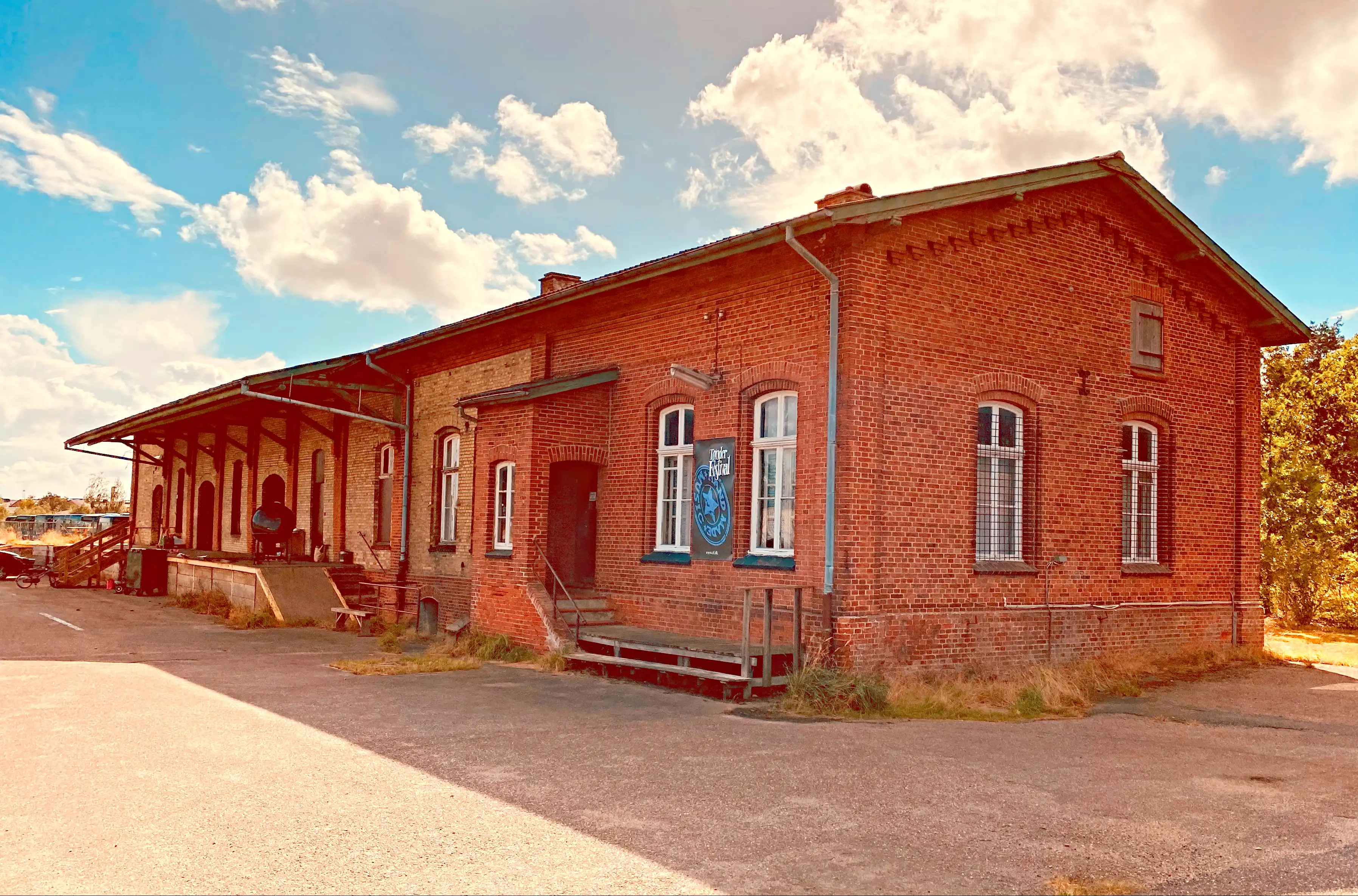 Billede af Tønder H Stations varehus.