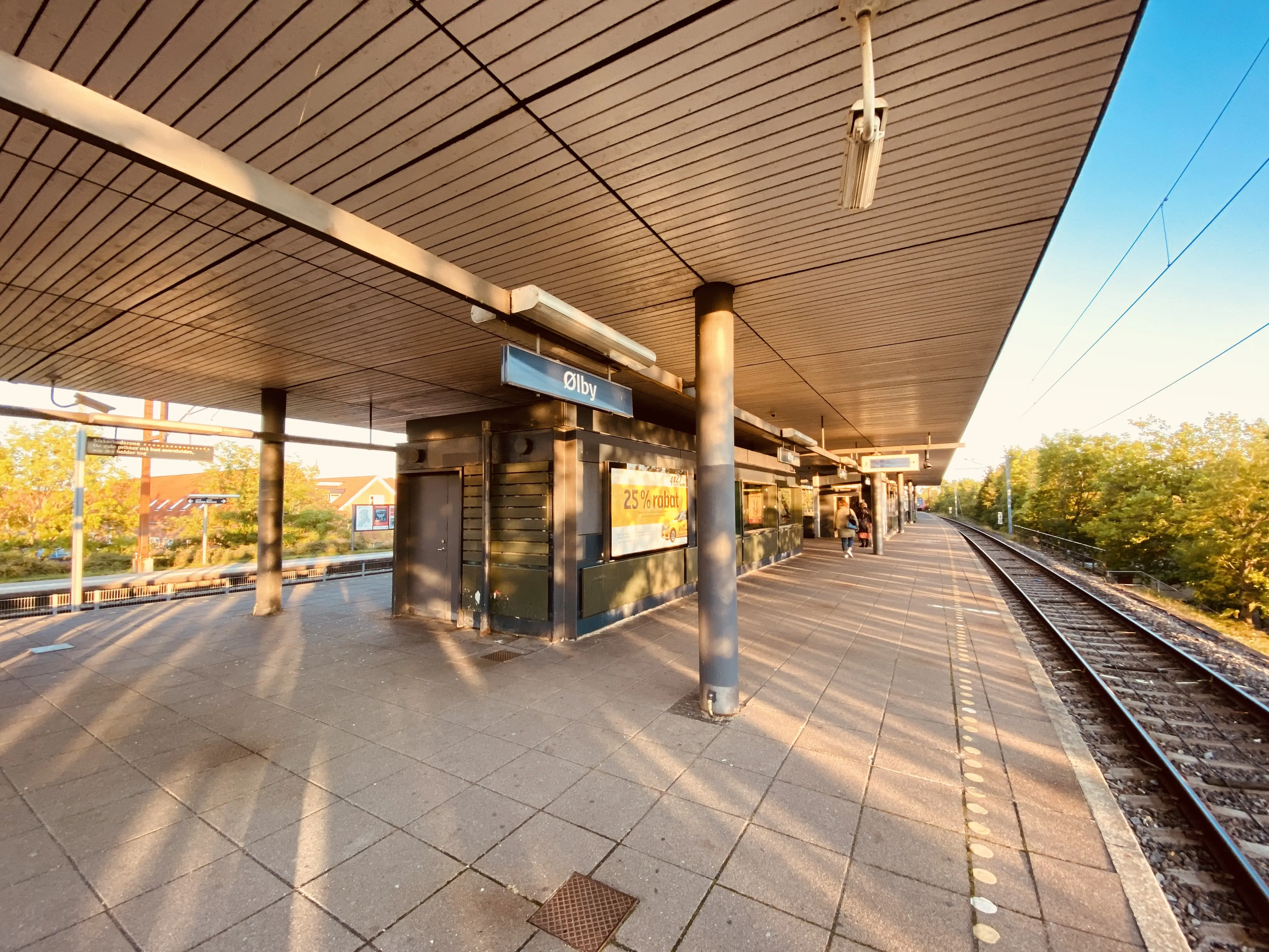 Billede af Ølby S-togstrinbræt. Billede af Ølby S-togstrinbræt.