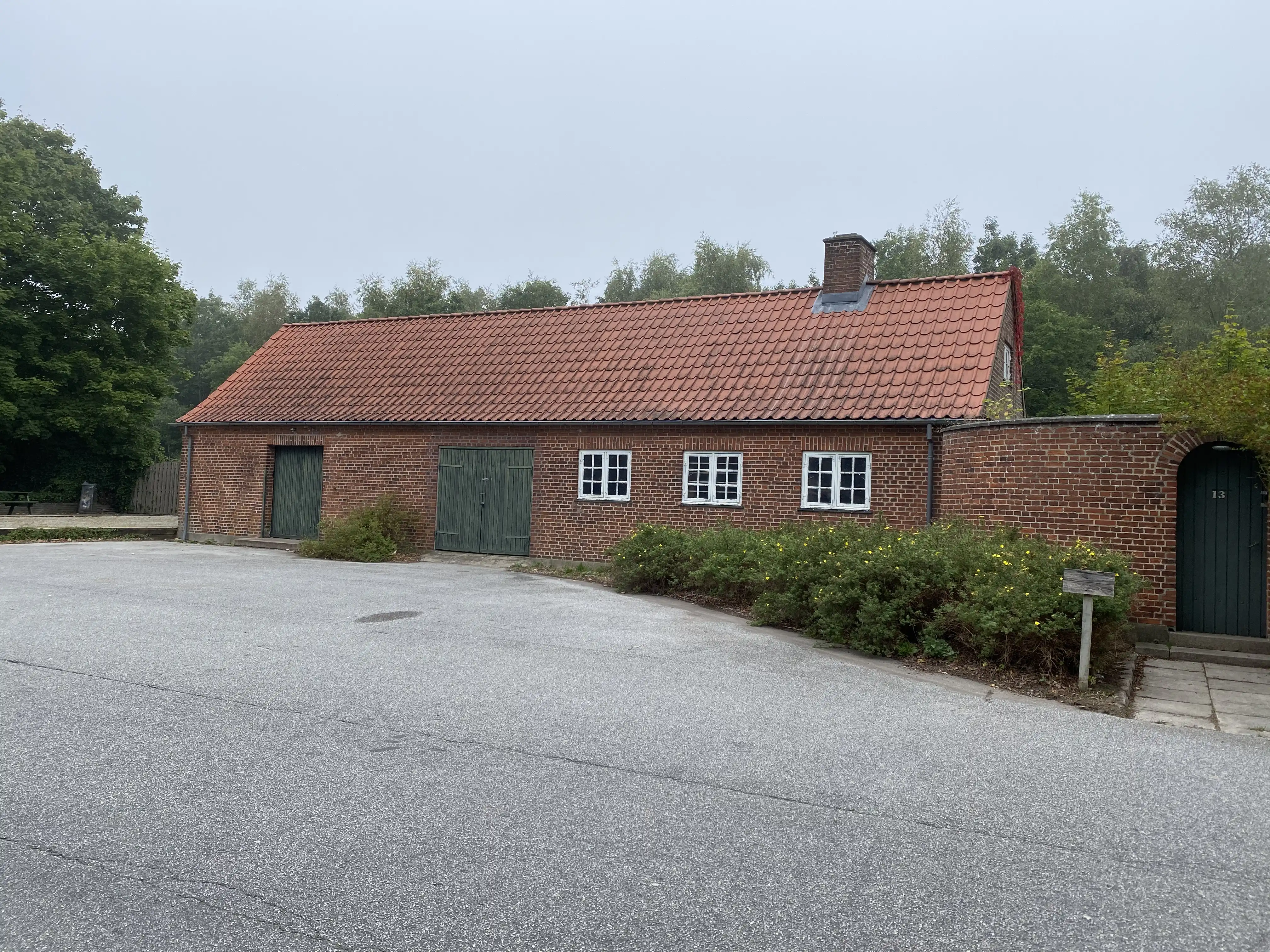 Billede af Stilling Stations varehus. Billede af Stilling Stations varehus.