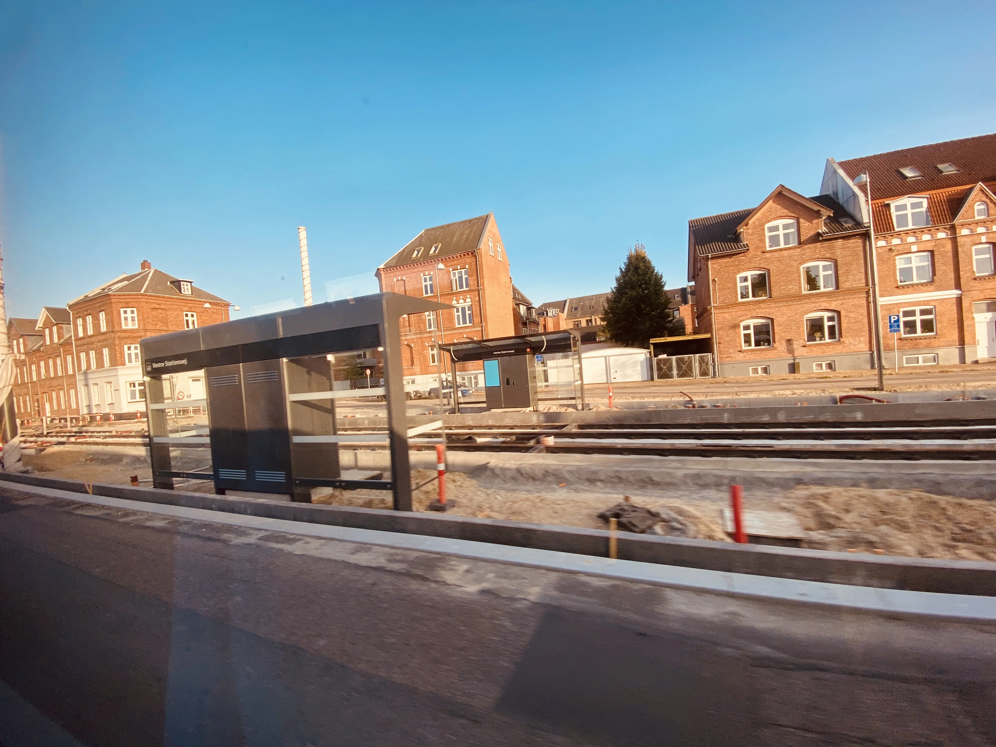 Billede af Vestre Stationsvej Letbanestation. Billede af Vestre Stationsvej Letbanestation.