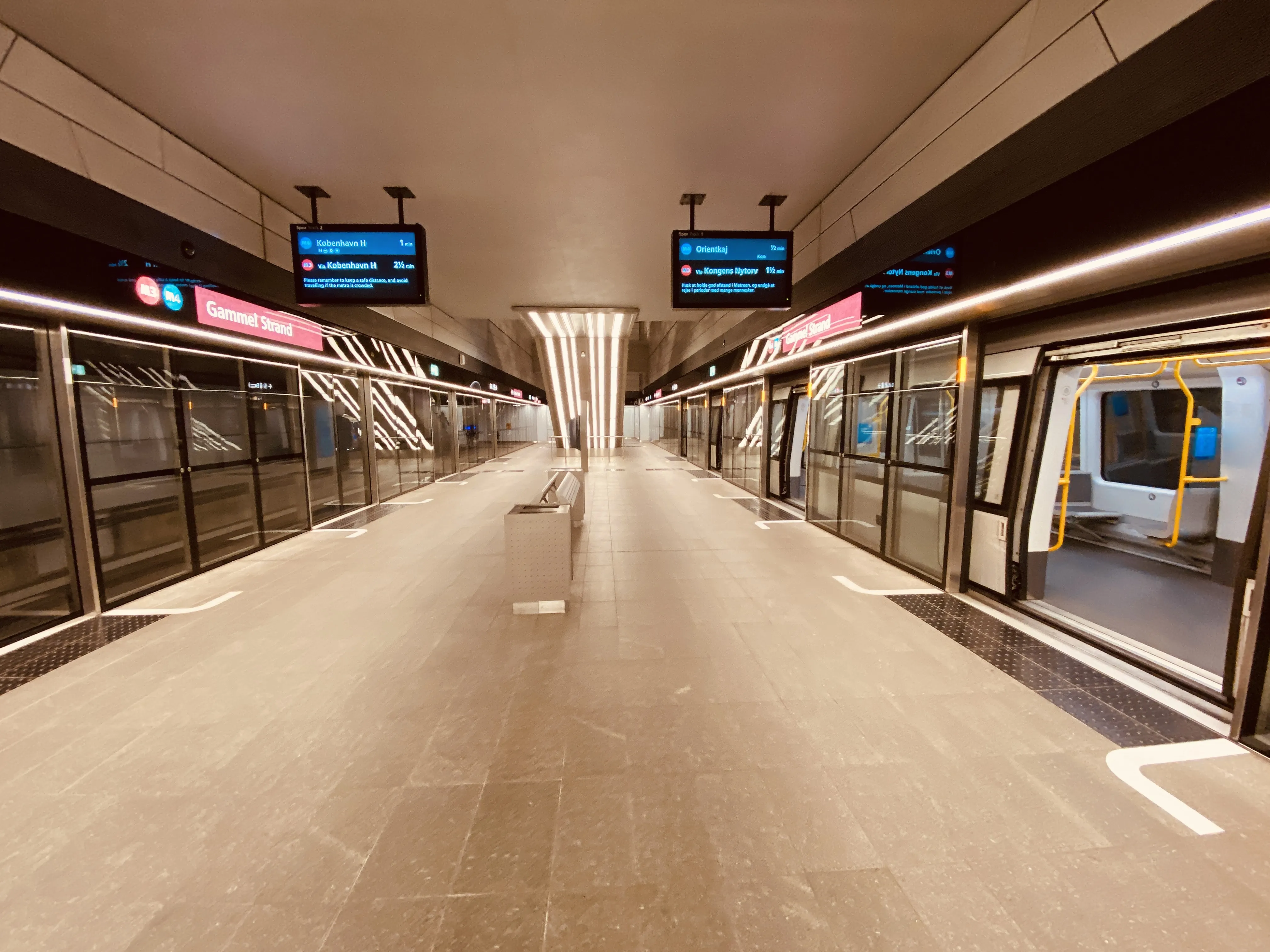 Billede af Gammel Strand Metrostation. Billede af Gammel Strand Metrostation.