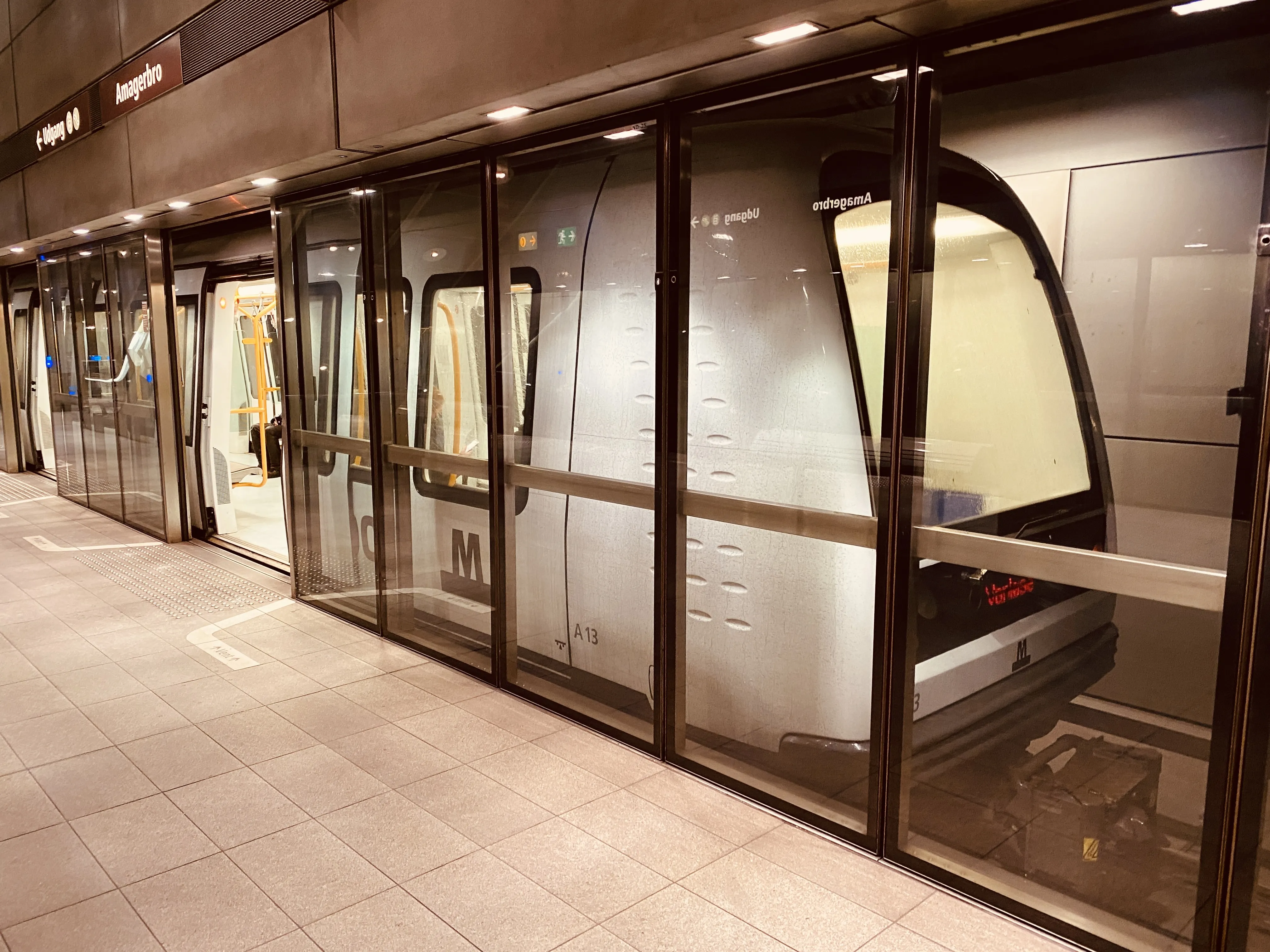 Billede af Amagerbro Metrostation. Billede af Amagerbro Metrostation.