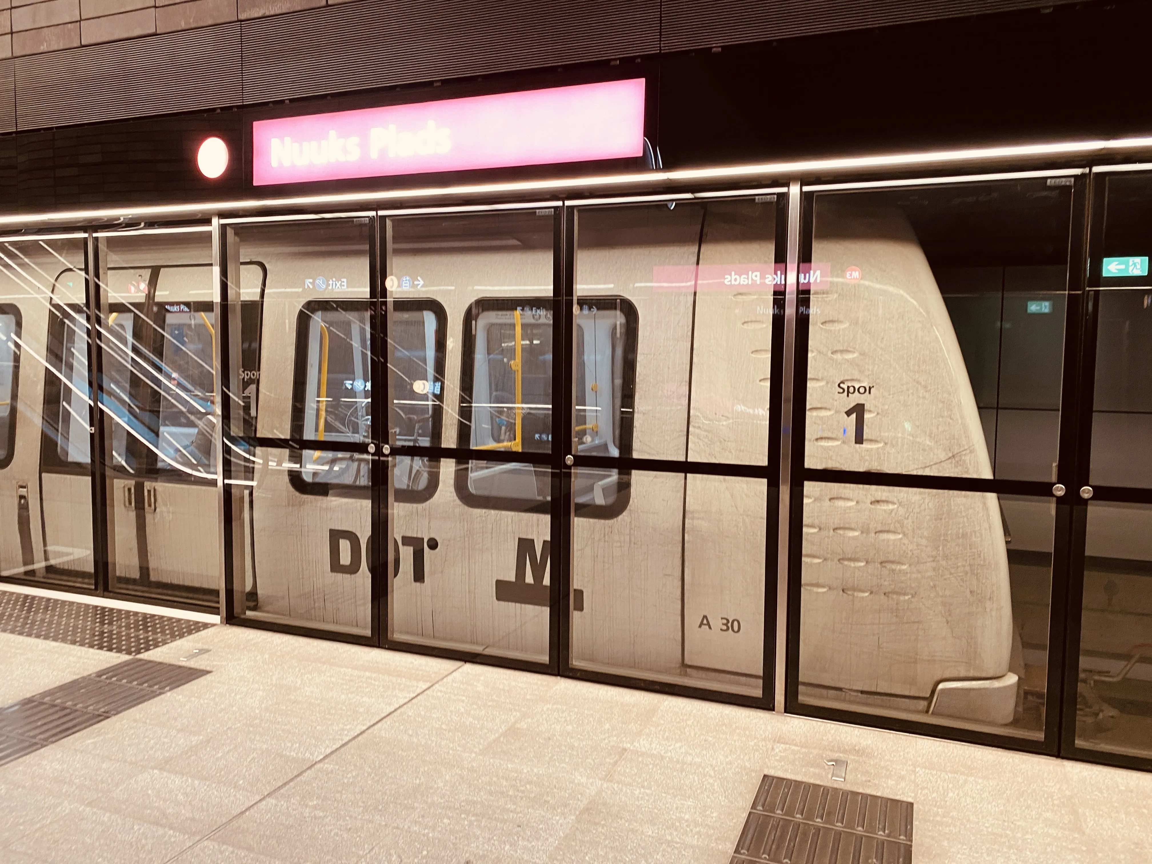Billede af Nuuks Plads Metrostation. Billede af Nuuks Plads Metrostation.