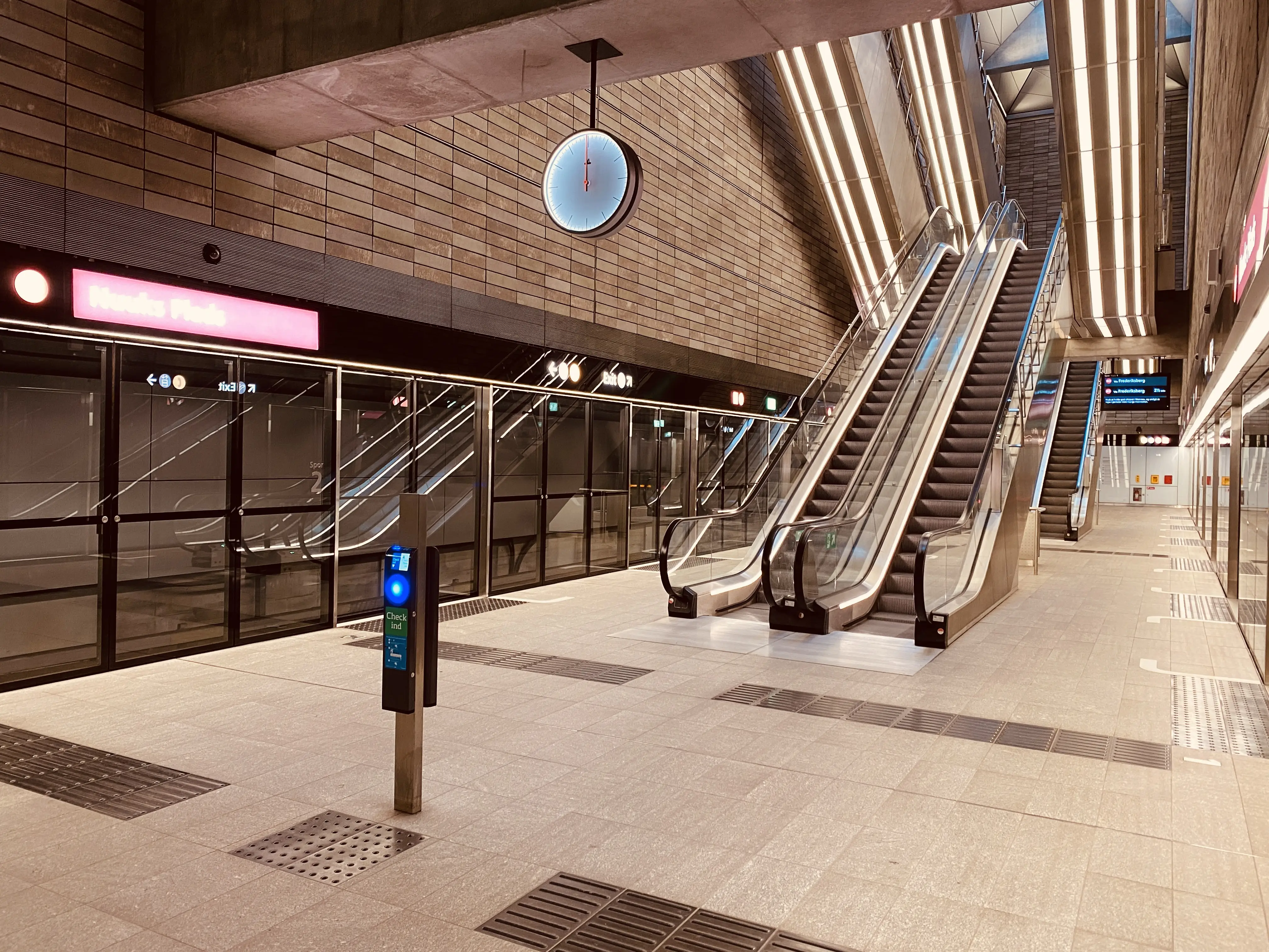 Billede af Nuuks Plads Metrostation. Billede af Nuuks Plads Metrostation.