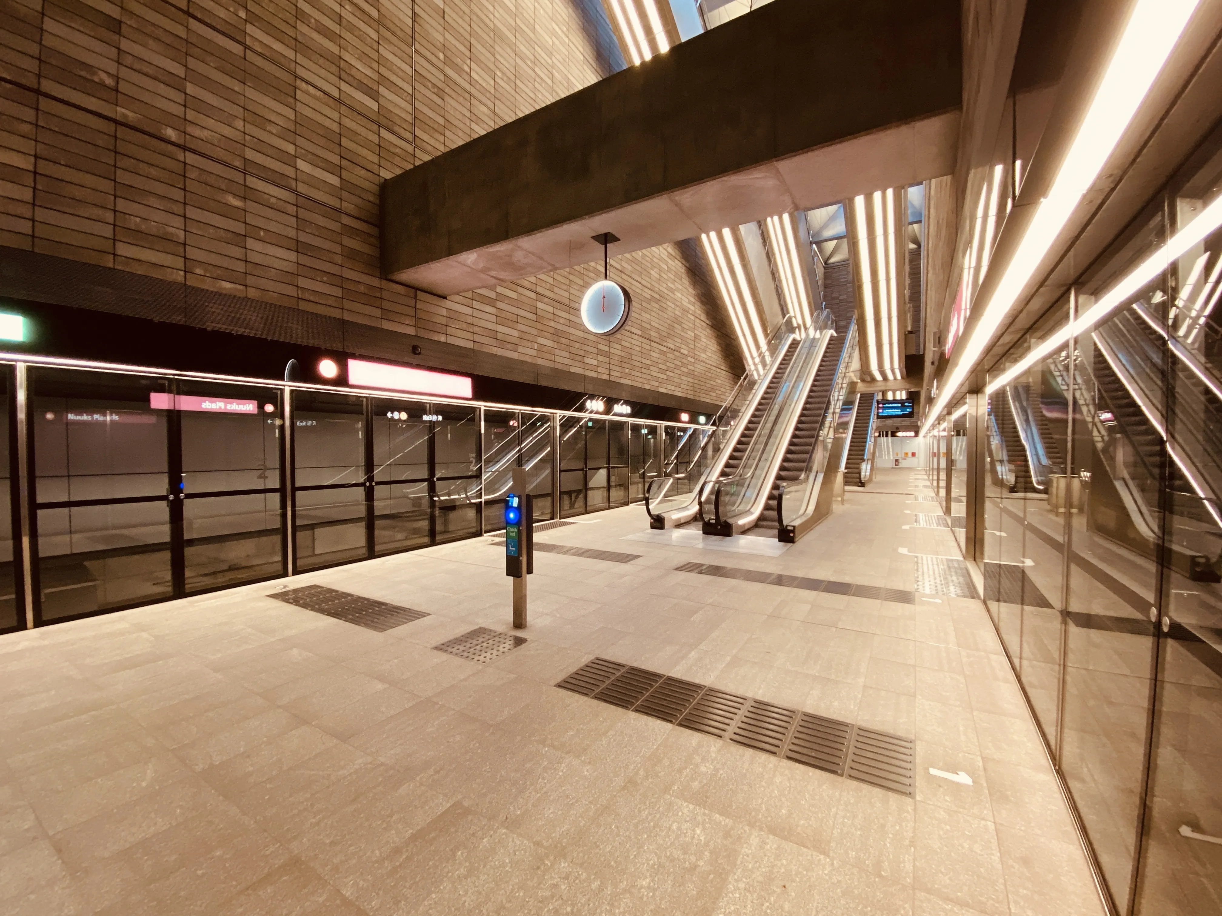 Billede af Nuuks Plads Metrostation. Billede af Nuuks Plads Metrostation.