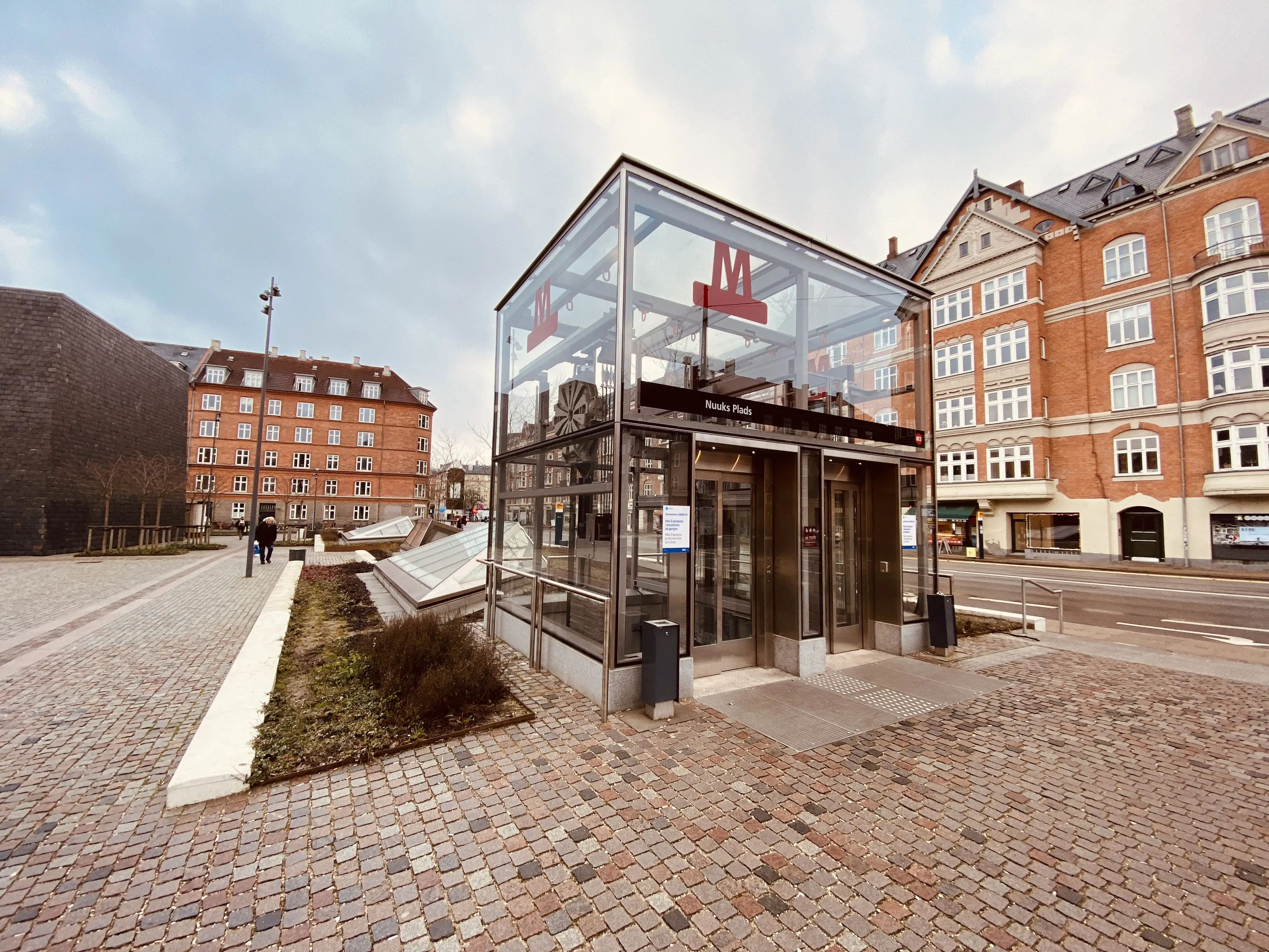 Billede af Nuuks Plads Metrostation. Billede af Nuuks Plads Metrostation.