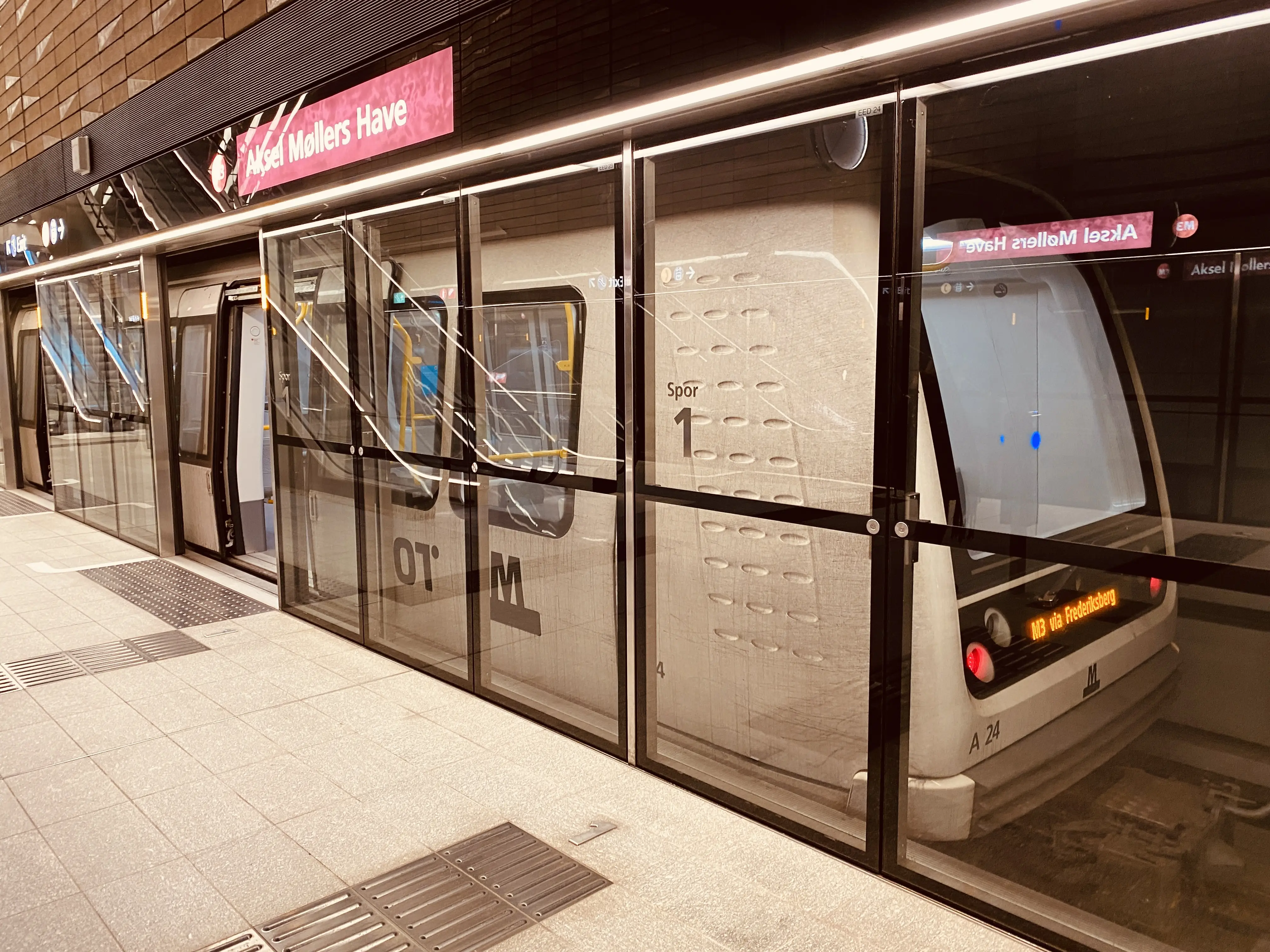 Billede af Aksel Møllers Have Metrostation. Billede af Aksel Møllers Have Metrostation.