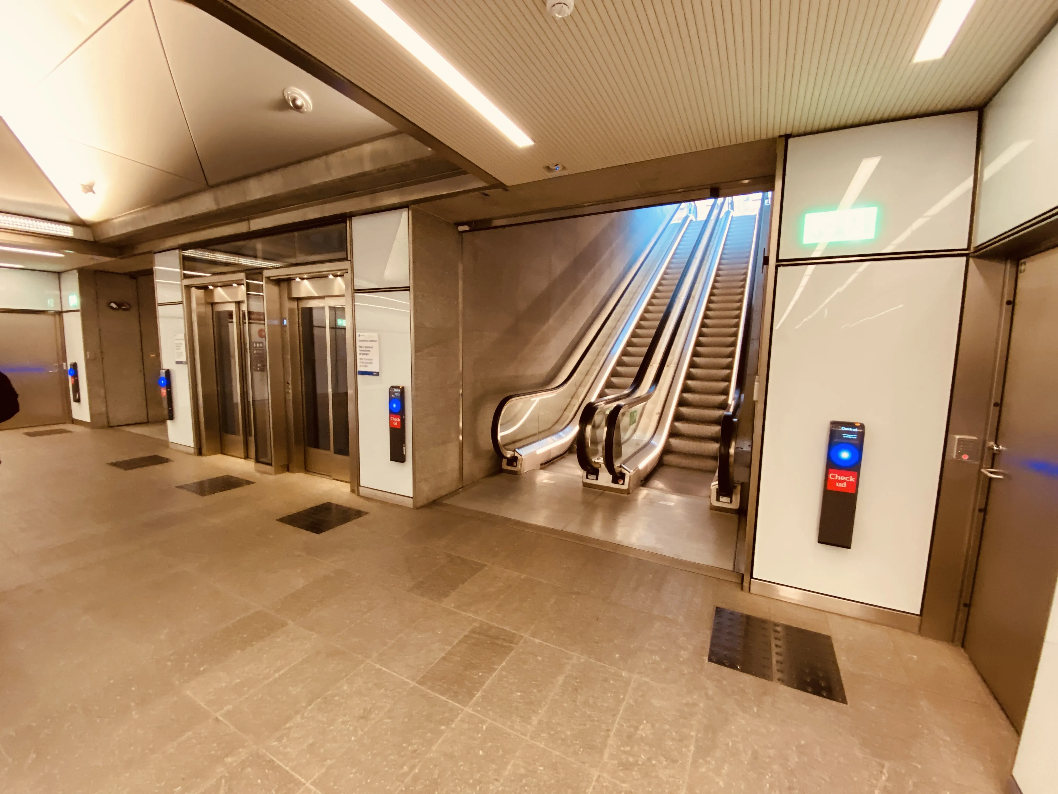 Billede af Aksel Møllers Have Metrostation. Billede af Aksel Møllers Have Metrostation.