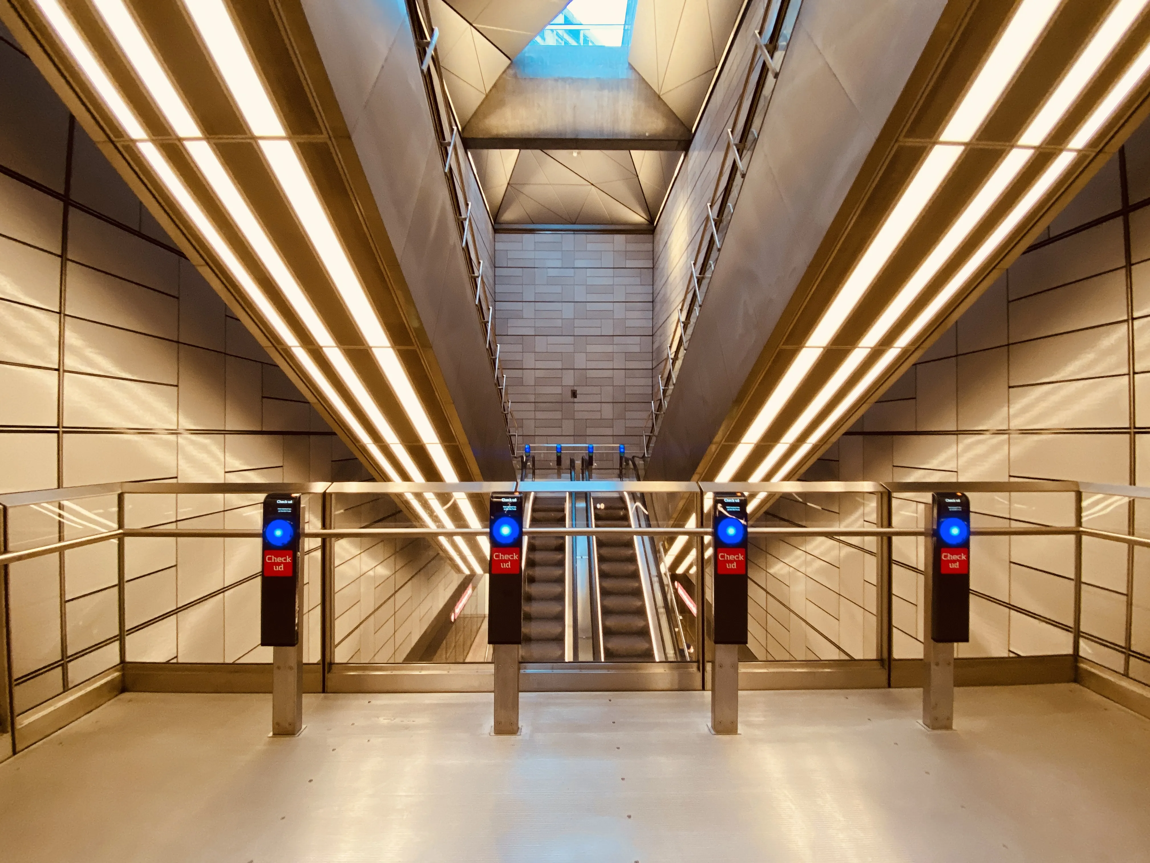 Billede af Poul Henningsens Plads Metrostation. Billede af Poul Henningsens Plads Metrostation.