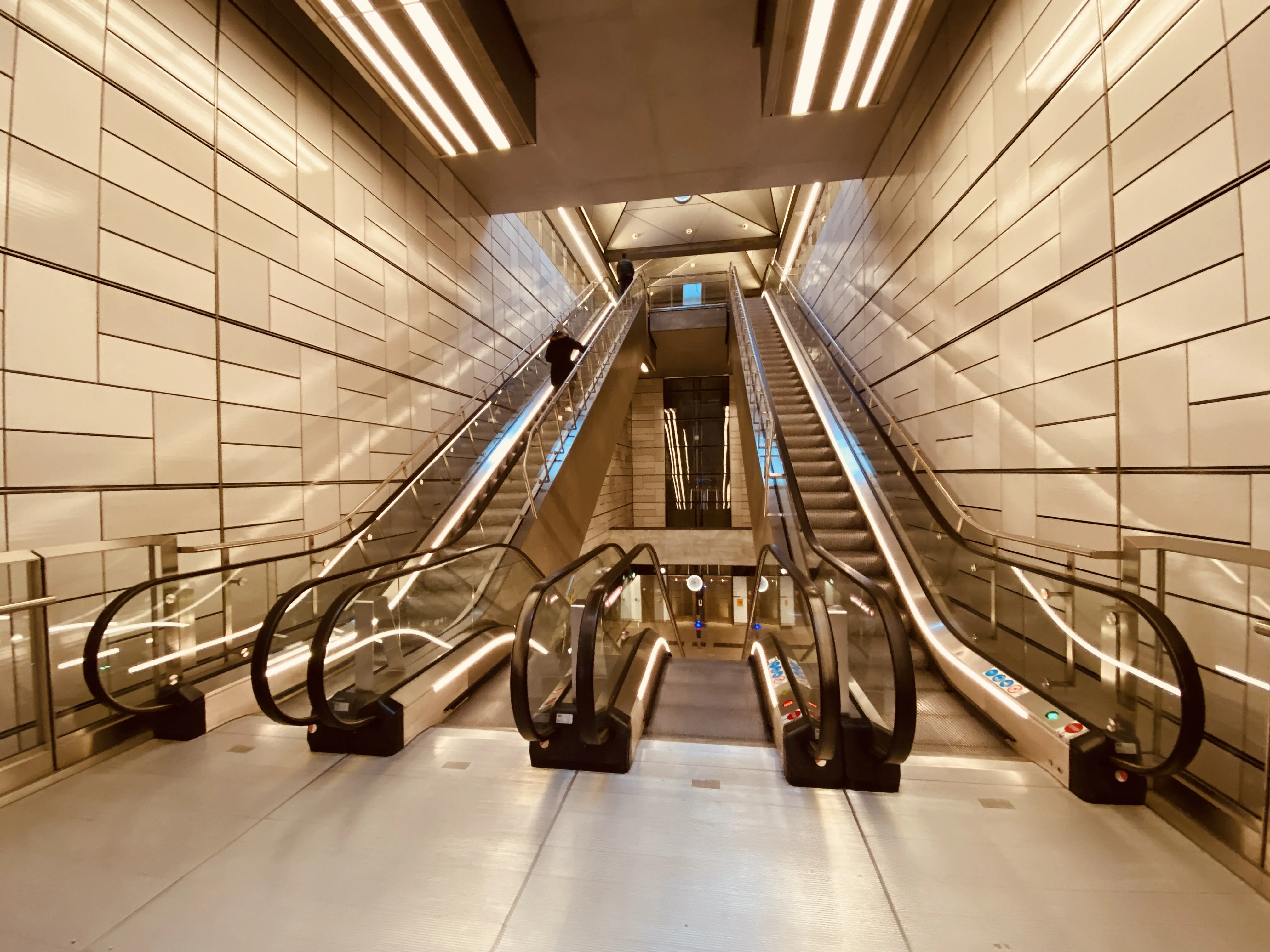 Billede af Poul Henningsens Plads Metrostation. Billede af Poul Henningsens Plads Metrostation.