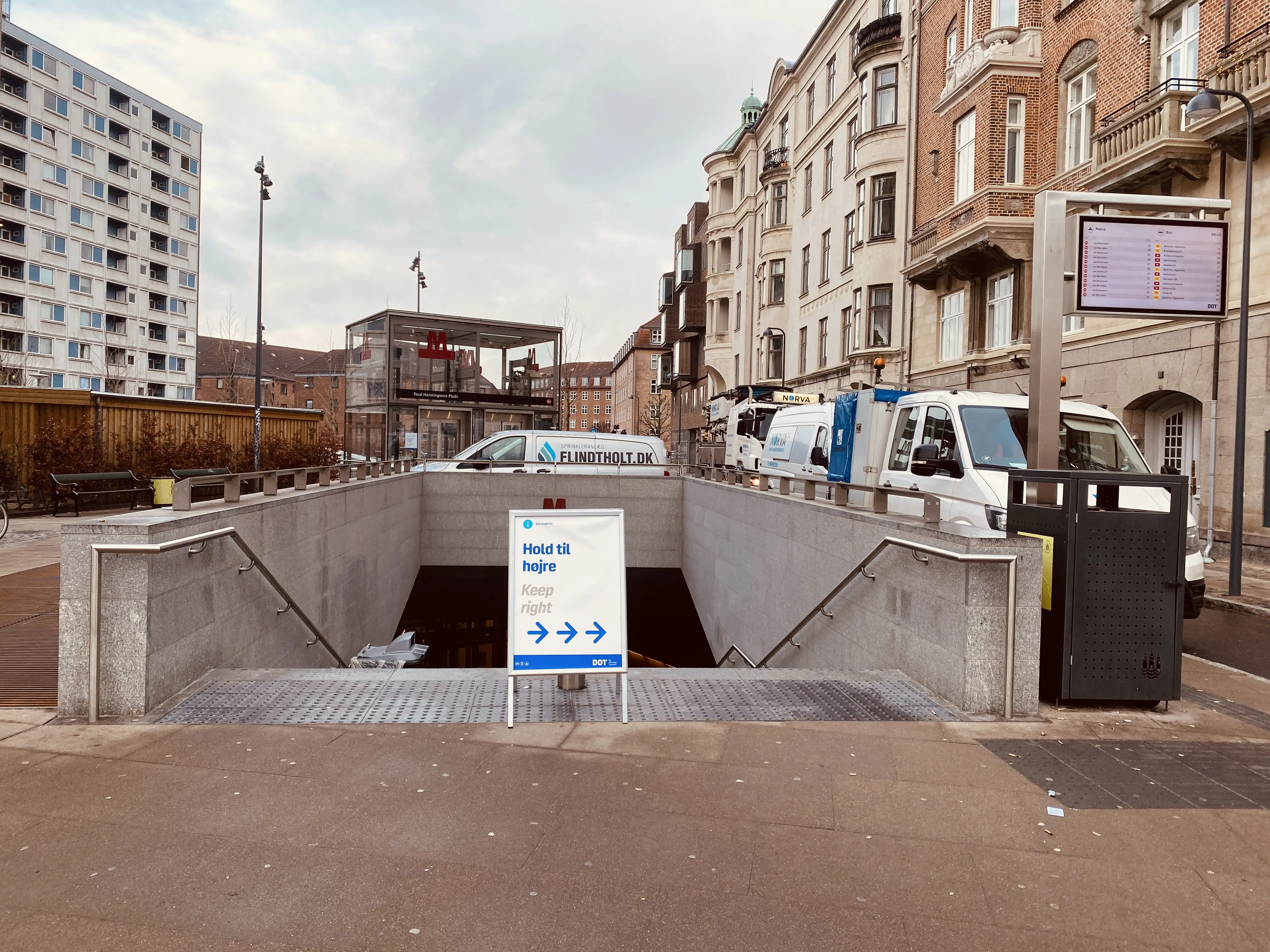 Billede af Poul Henningsens Plads Metrostation. Billede af Poul Henningsens Plads Metrostation.