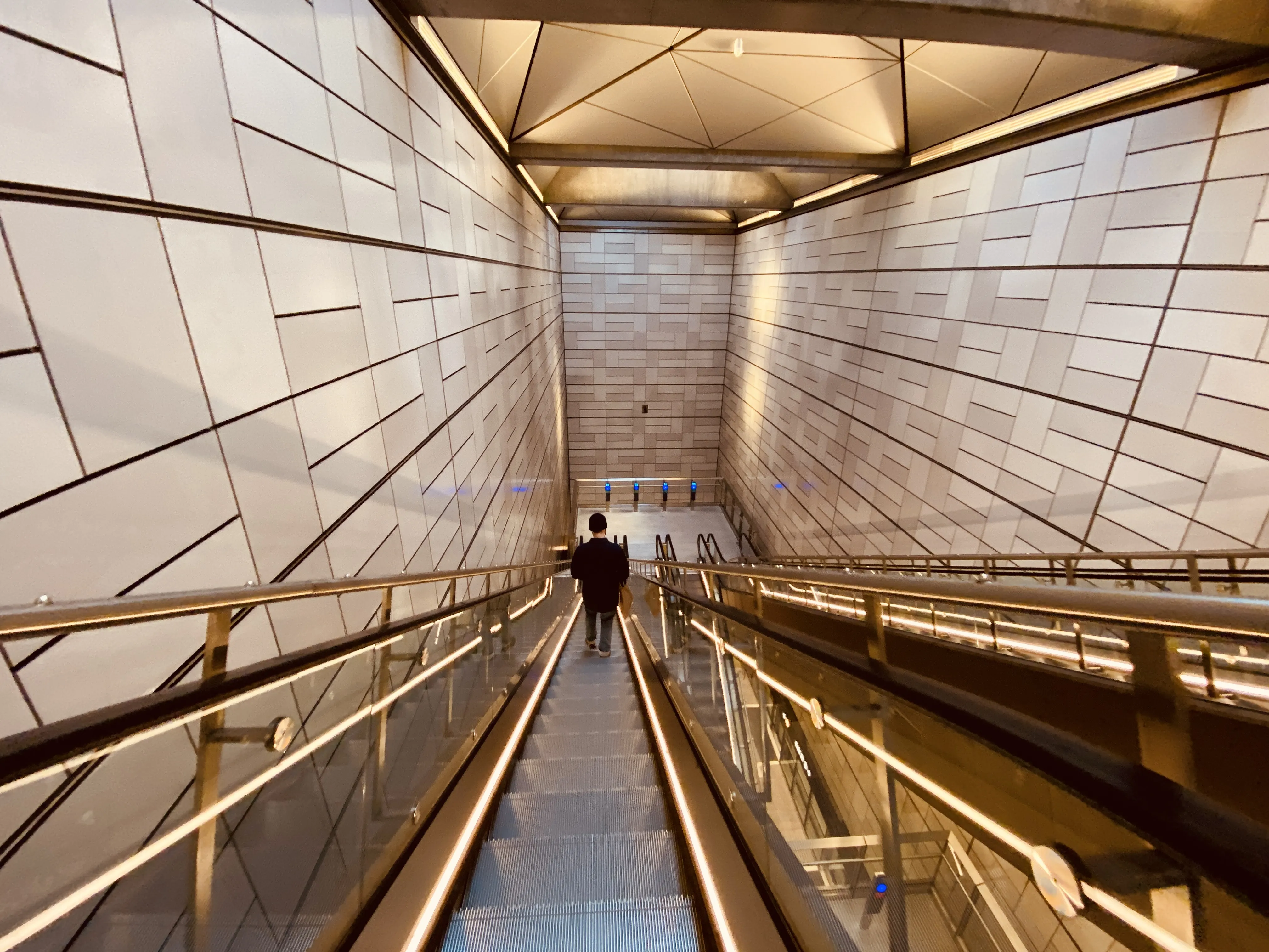 Billede af Poul Henningsens Plads Metrostation. Billede af Poul Henningsens Plads Metrostation.