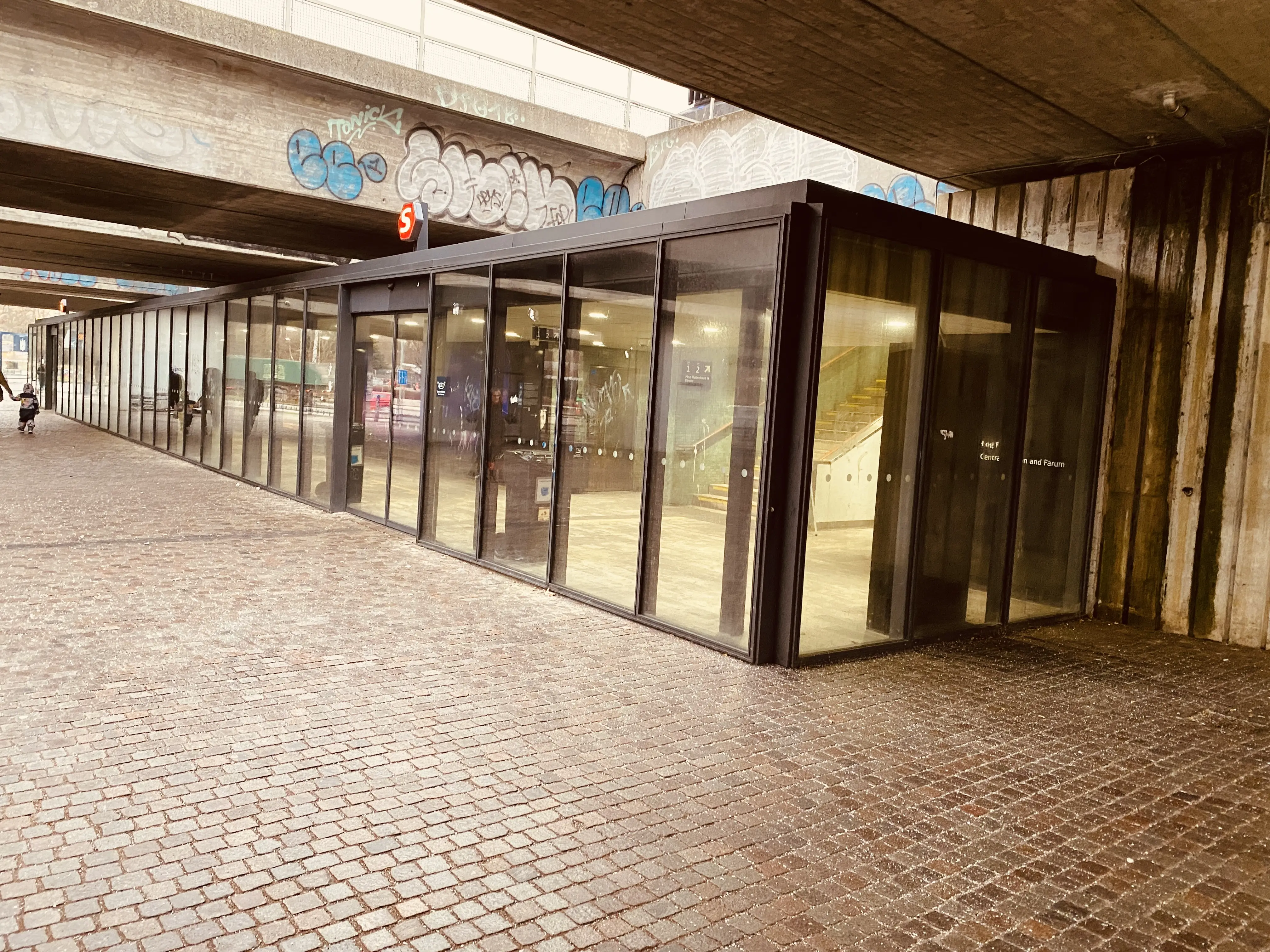 Billede af Ryparken S-togstrinbræt. Billede af Ryparken S-togstrinbræt.