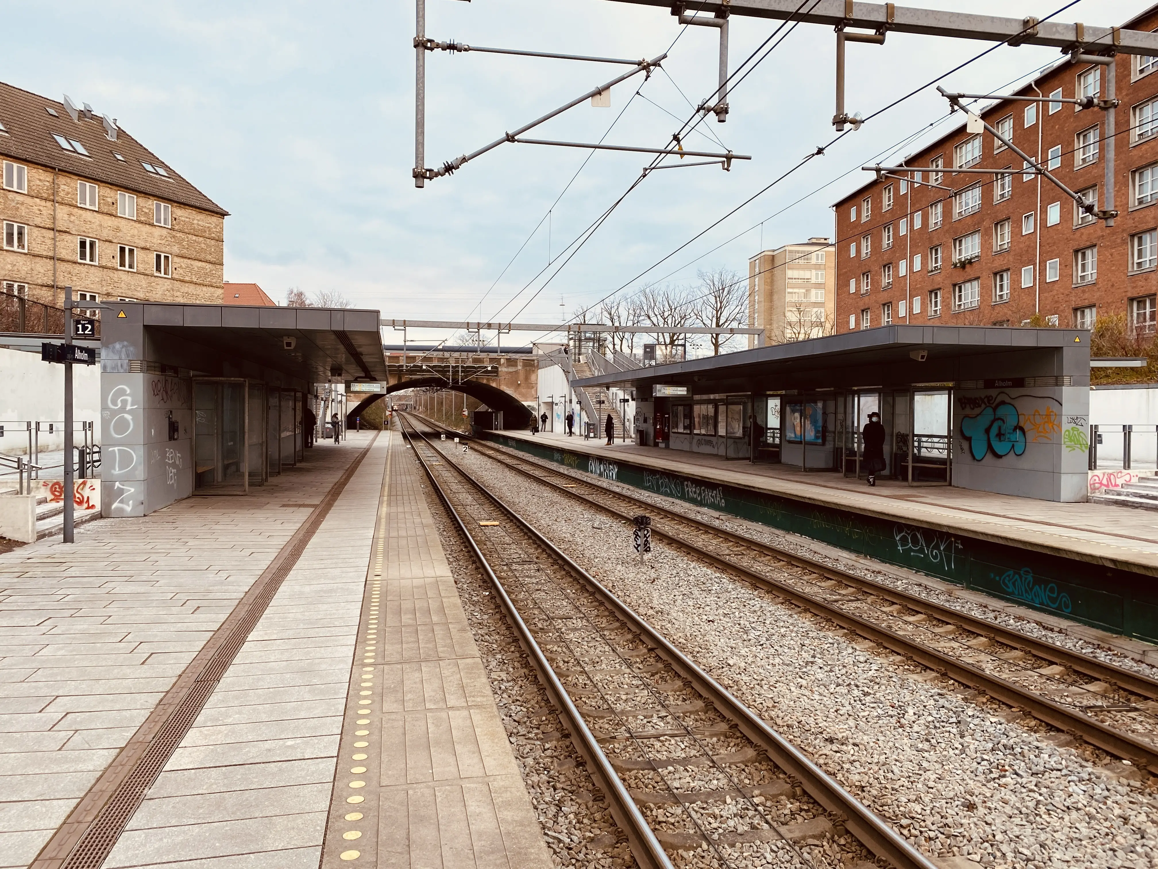 Billede af Ålholm S-togstrinbræt. Billede af Ålholm S-togstrinbræt.