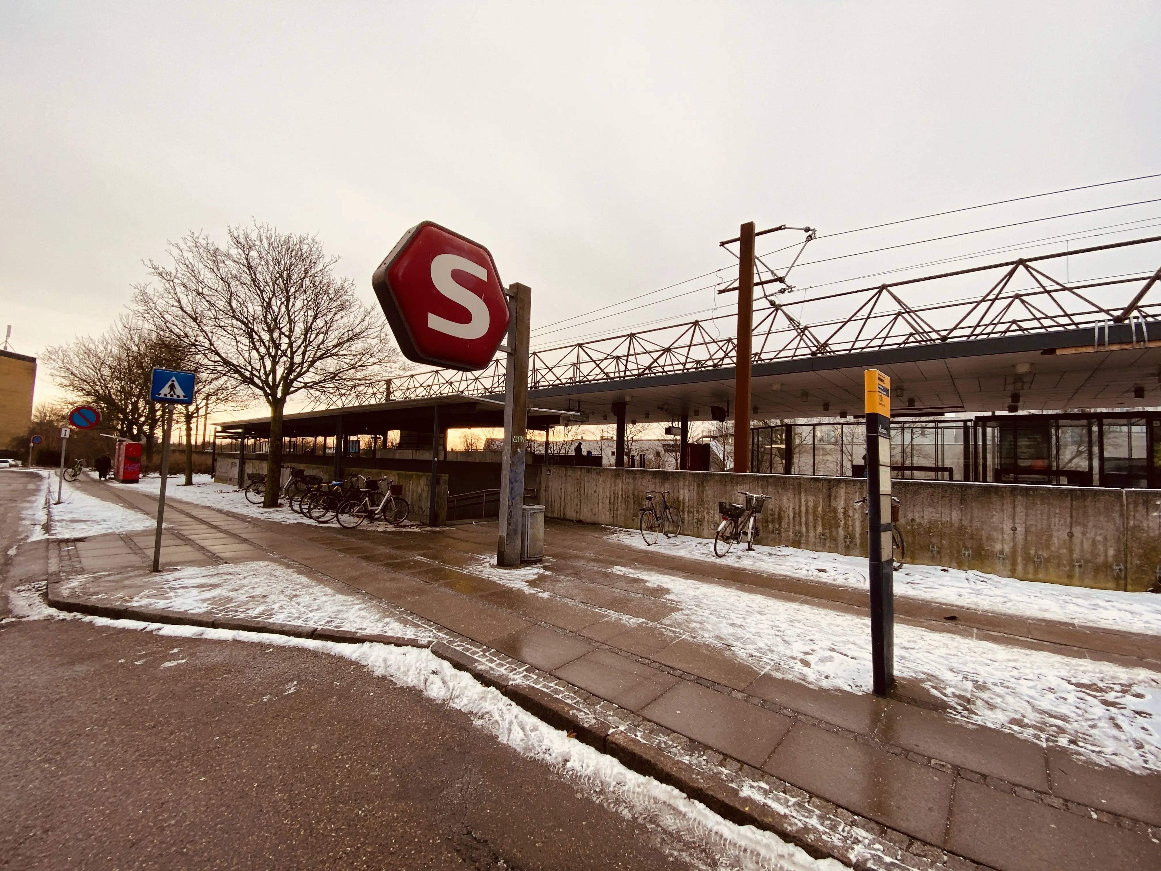 Billede af Taastrup S-togstrinbræt. Billede af Taastrup S-togstrinbræt.