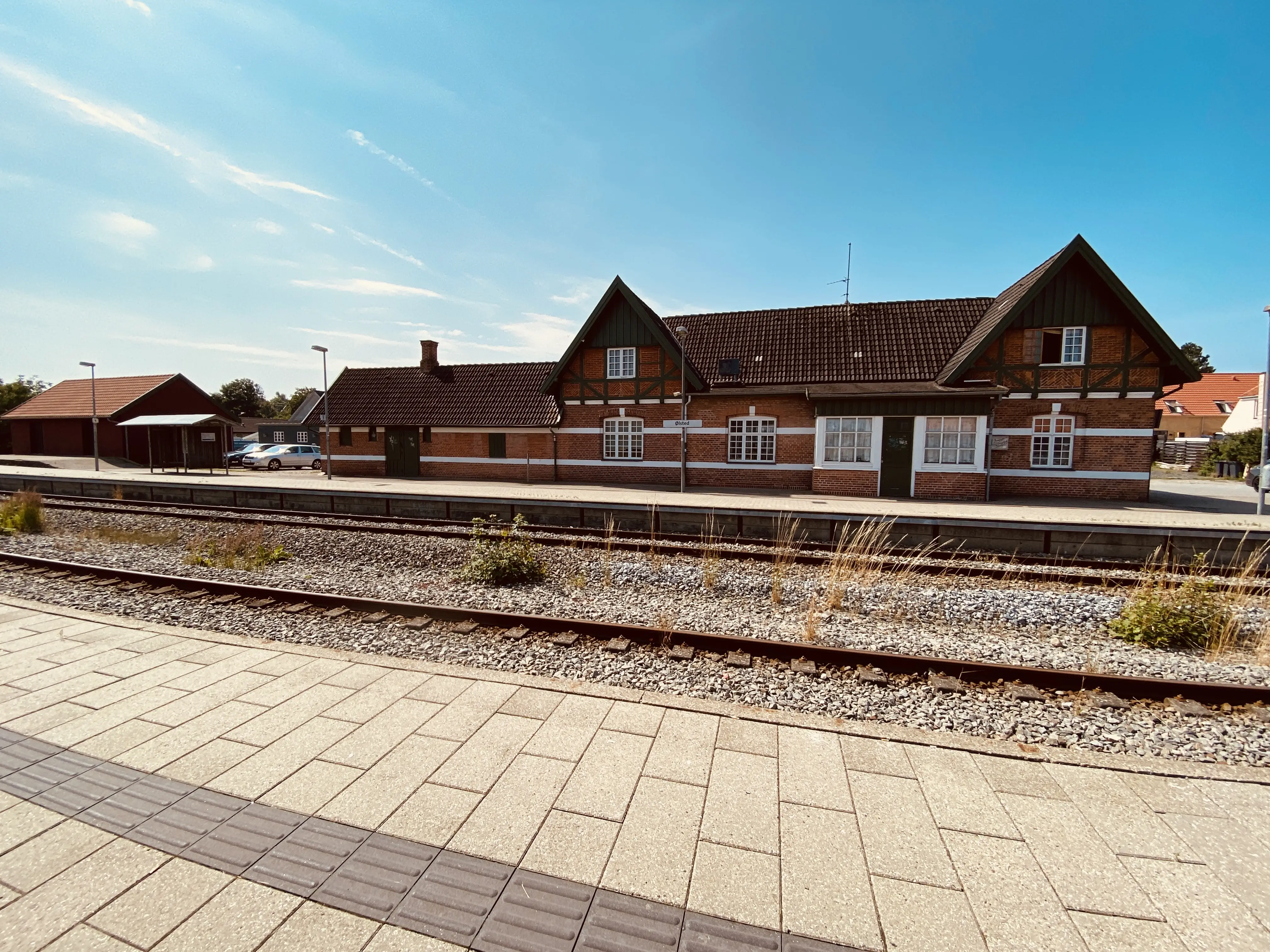 Billede af Ølsted Station set fra sporsiden. Billede af Ølsted Station set fra sporsiden.