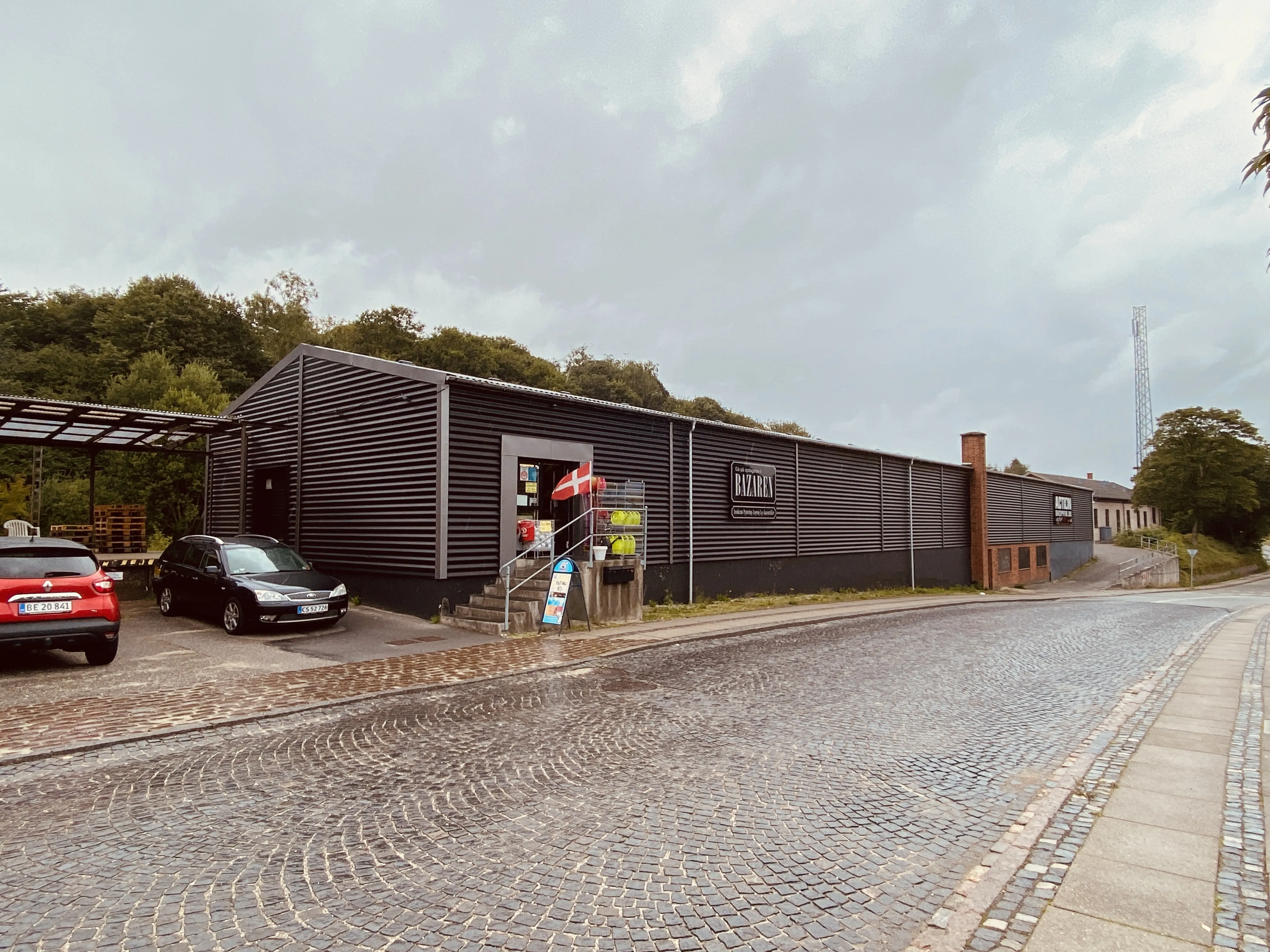 Billede af Hobro Stations varehus. Billede af Hobro Stations varehus.