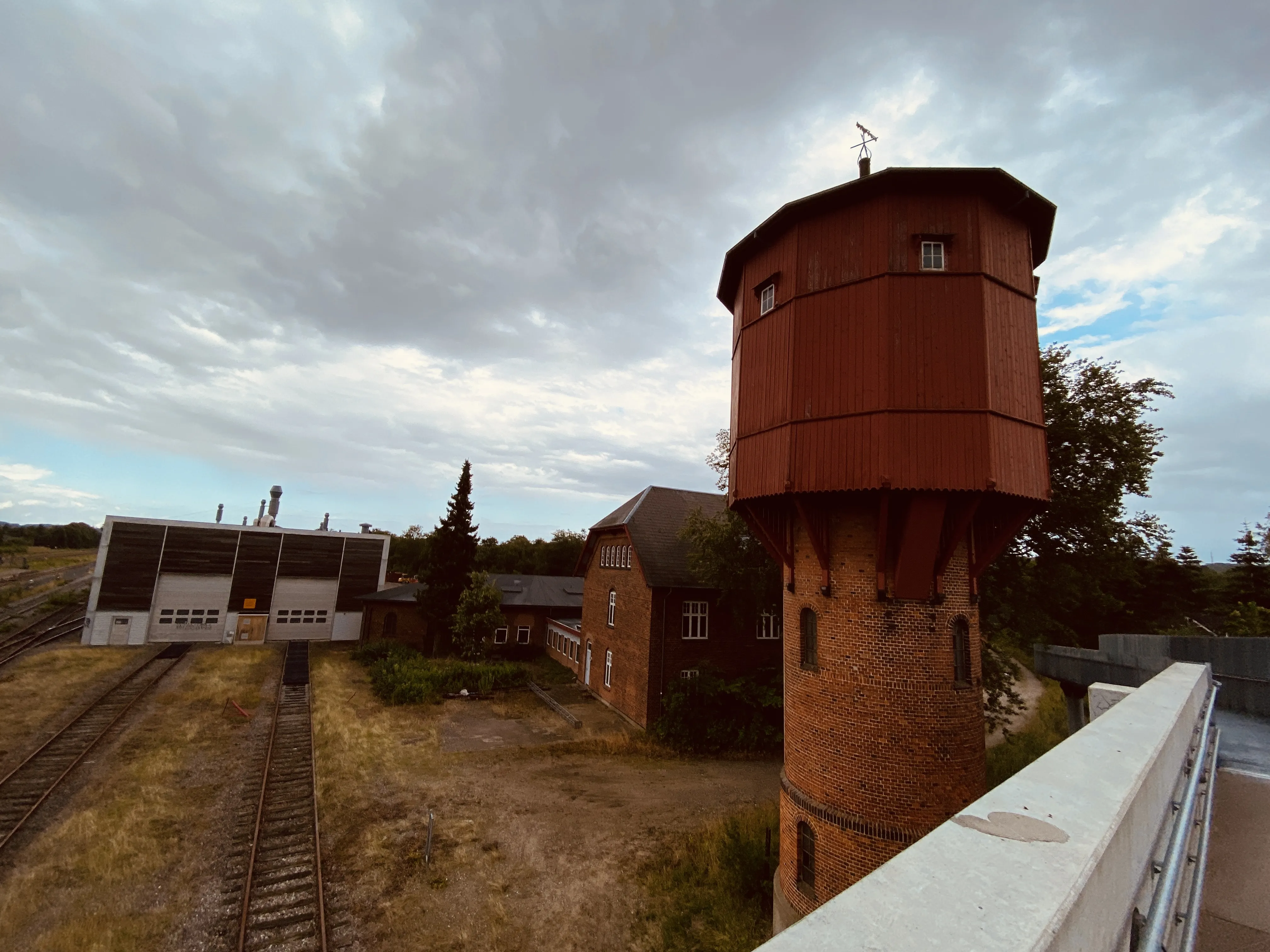 Billede af Langå Stations vandtårn. Billede af Langå Stations vandtårn.