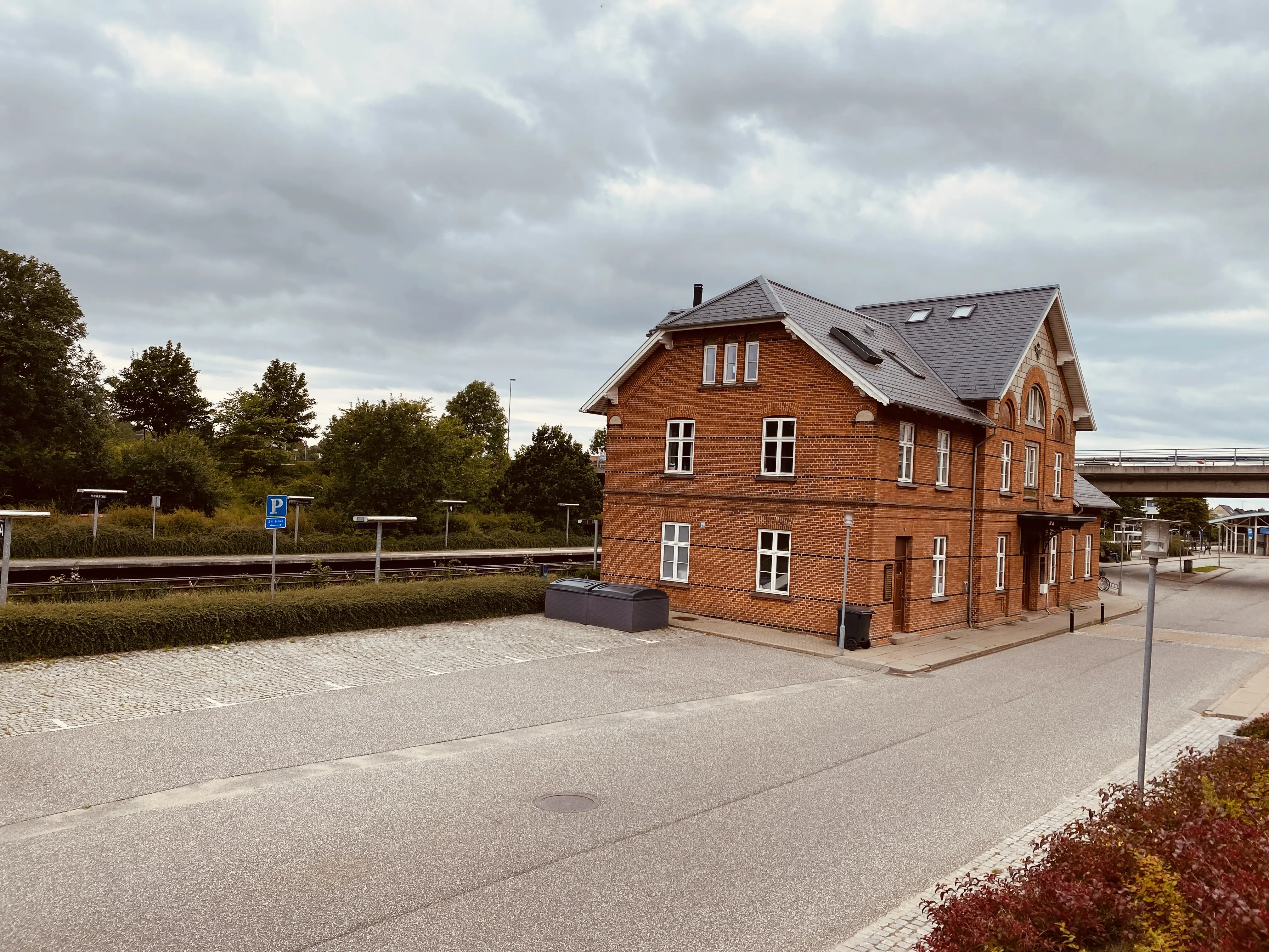 Billede af Hadsten Station. Billede af Hadsten Station.