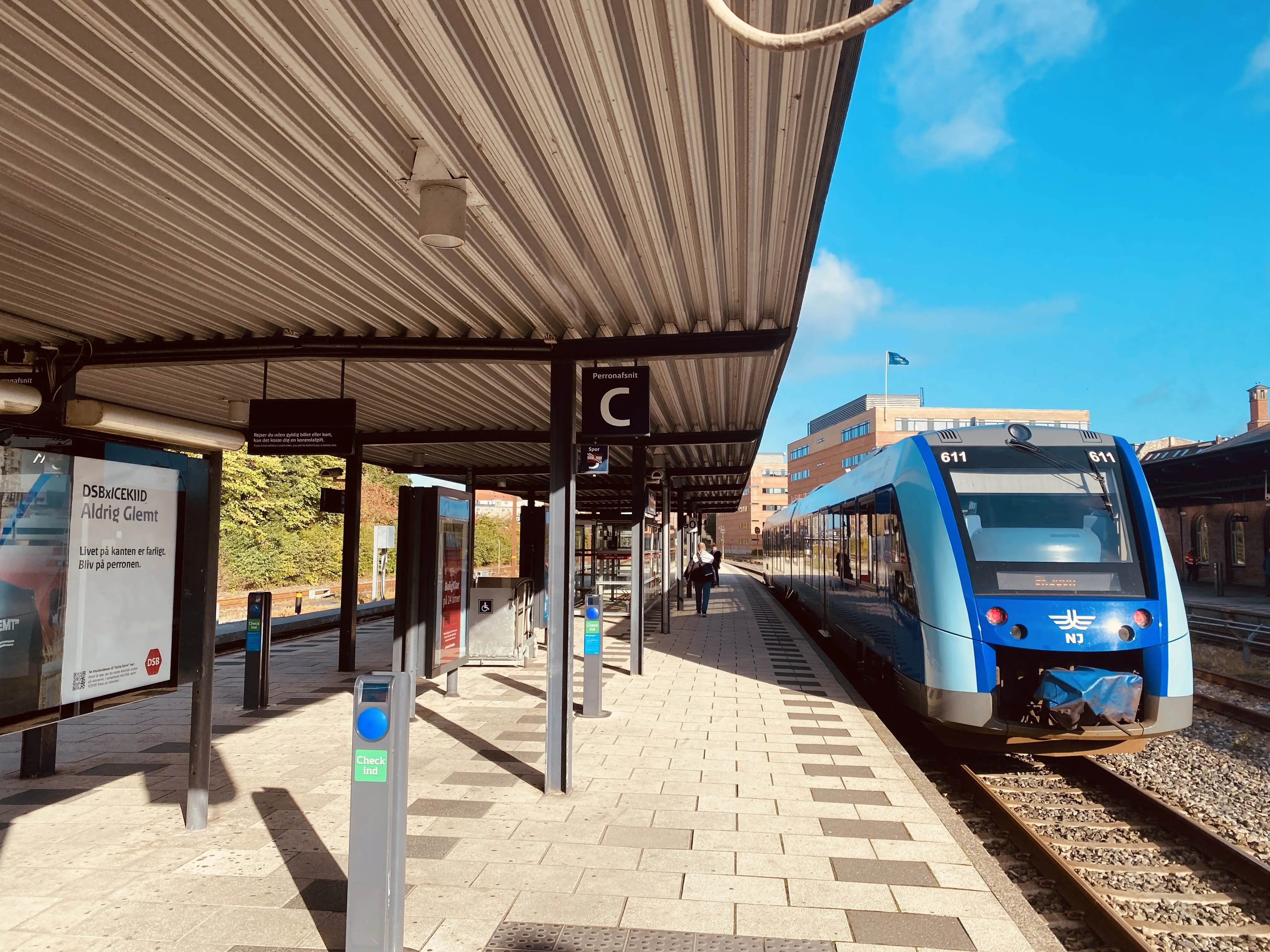 Billede af NJJ LM 611 fotograferet ud for Aalborg Station. Billede af NJJ LM 611 fotograferet ud for Aalborg Station.