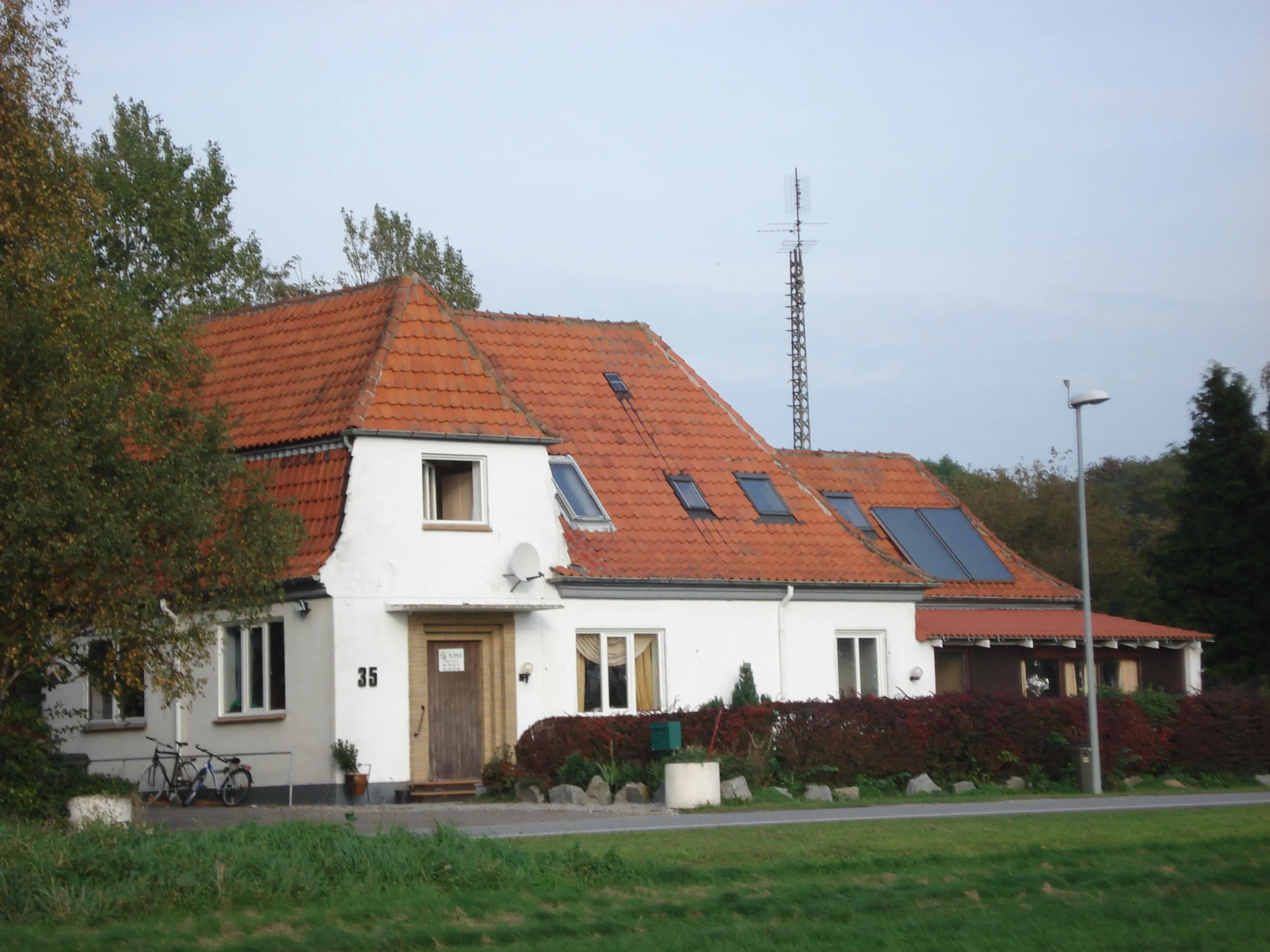 Billede af Torrig Station set fra vejsiden. Billede af Torrig Station set fra vejsiden.