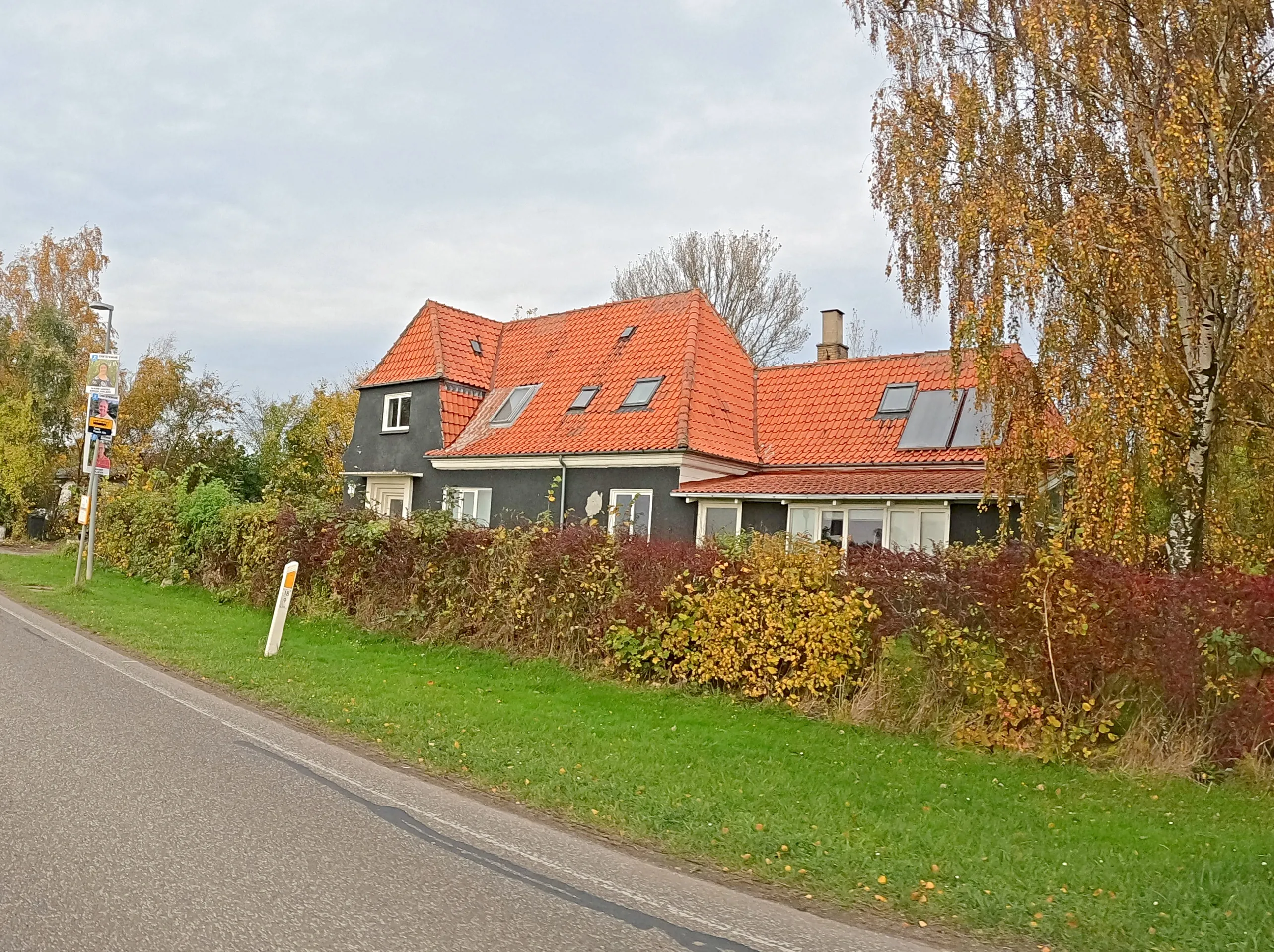 Billede af Torrig Station set fra vejsiden. Billede af Torrig Station set fra vejsiden.