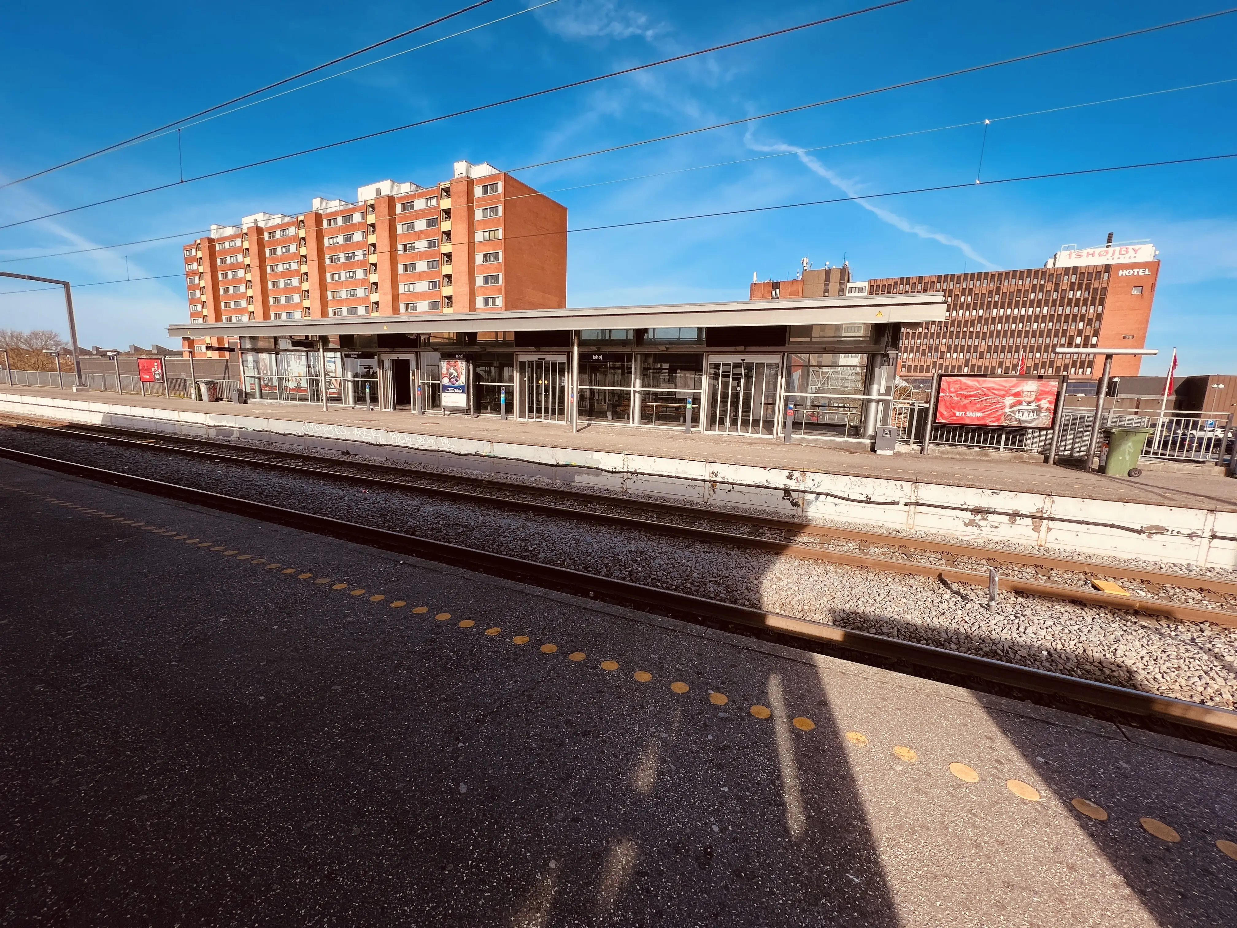 Billede af Ishøj S-togsstation. Billede af Ishøj S-togsstation.