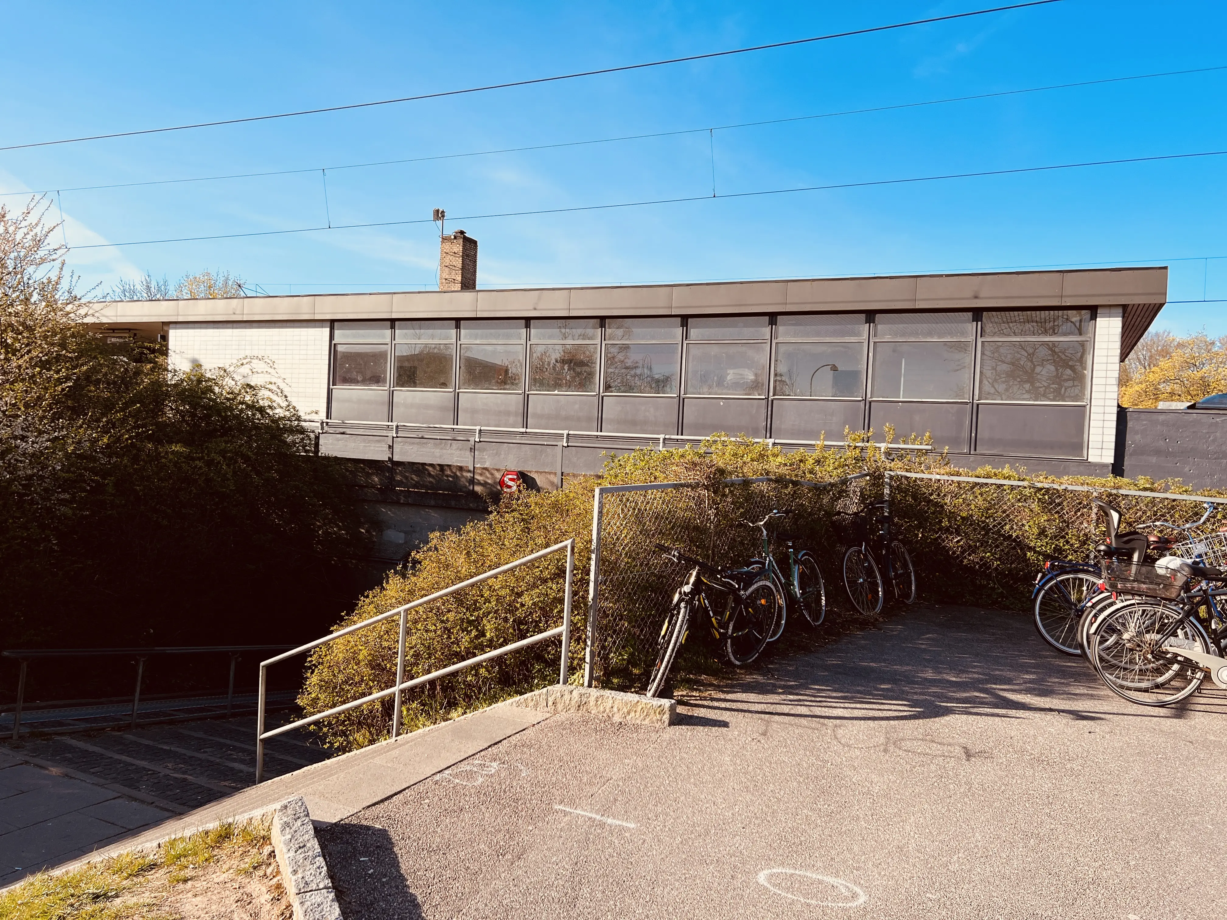 Billede af Kildebakke S-togstrinbræt. Billede af Kildebakke S-togstrinbræt.