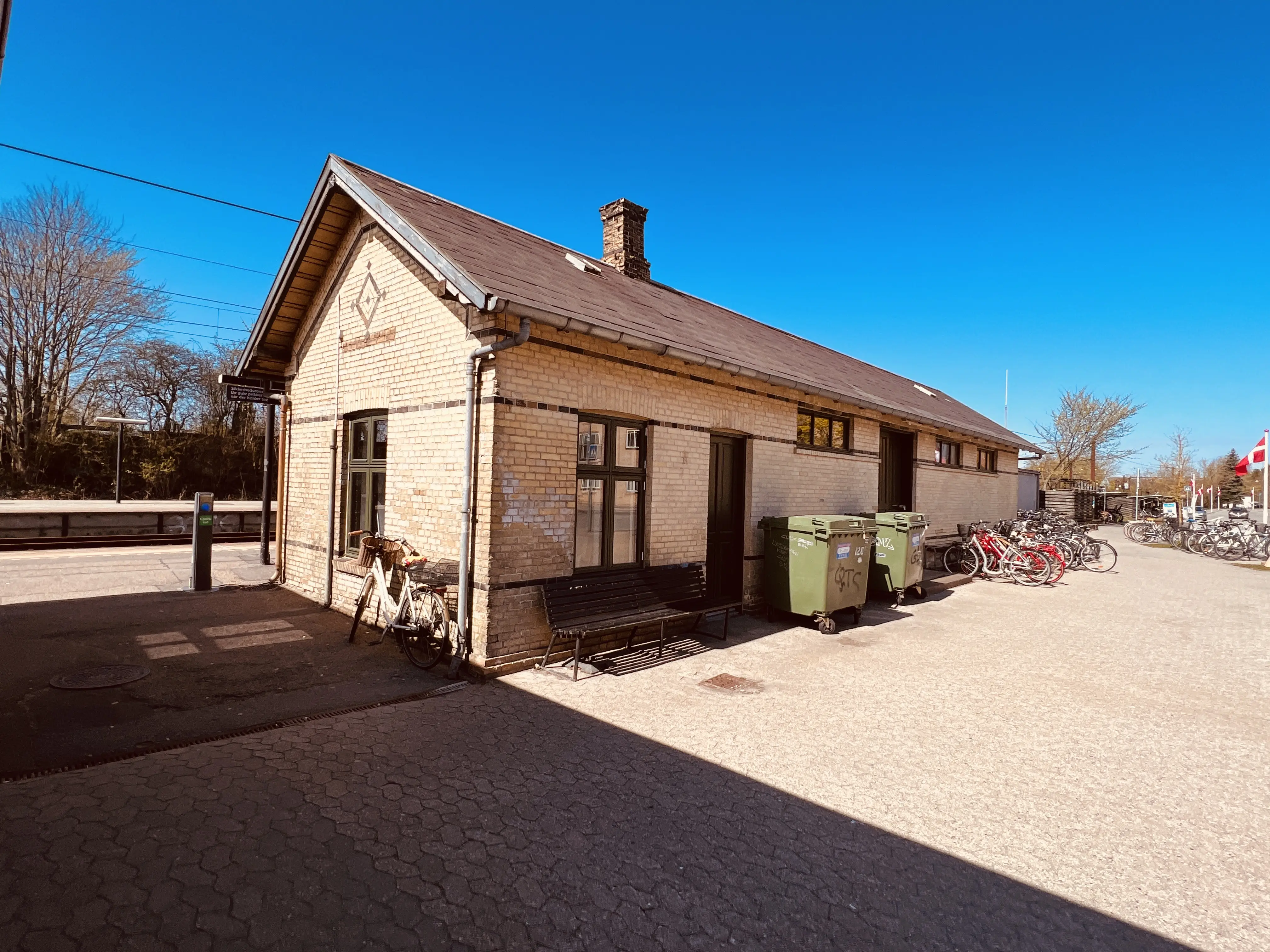 Billede af Borup Stations varehus.