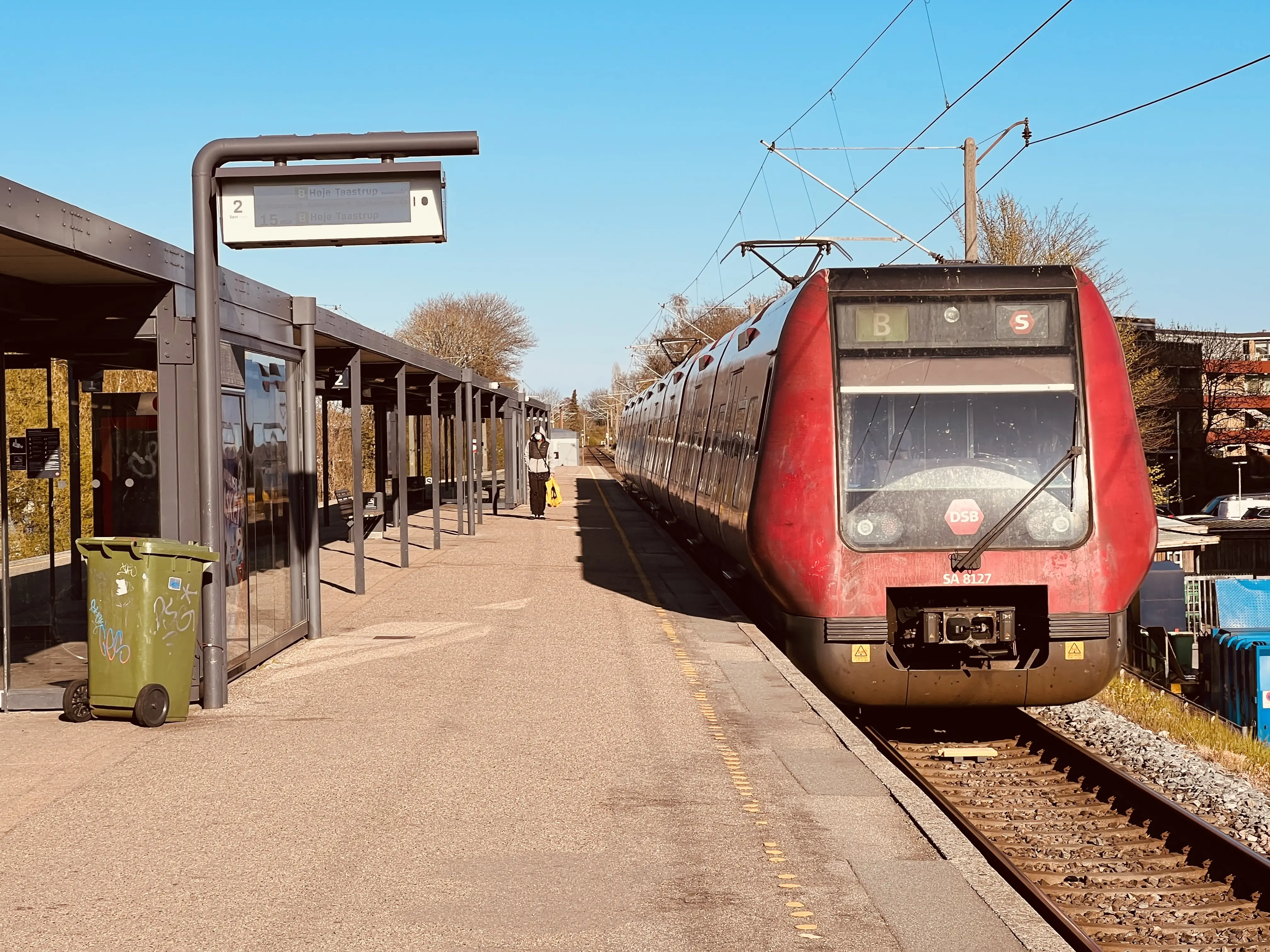 Billede af tog ud for Bagsværd S-togstrinbræt.