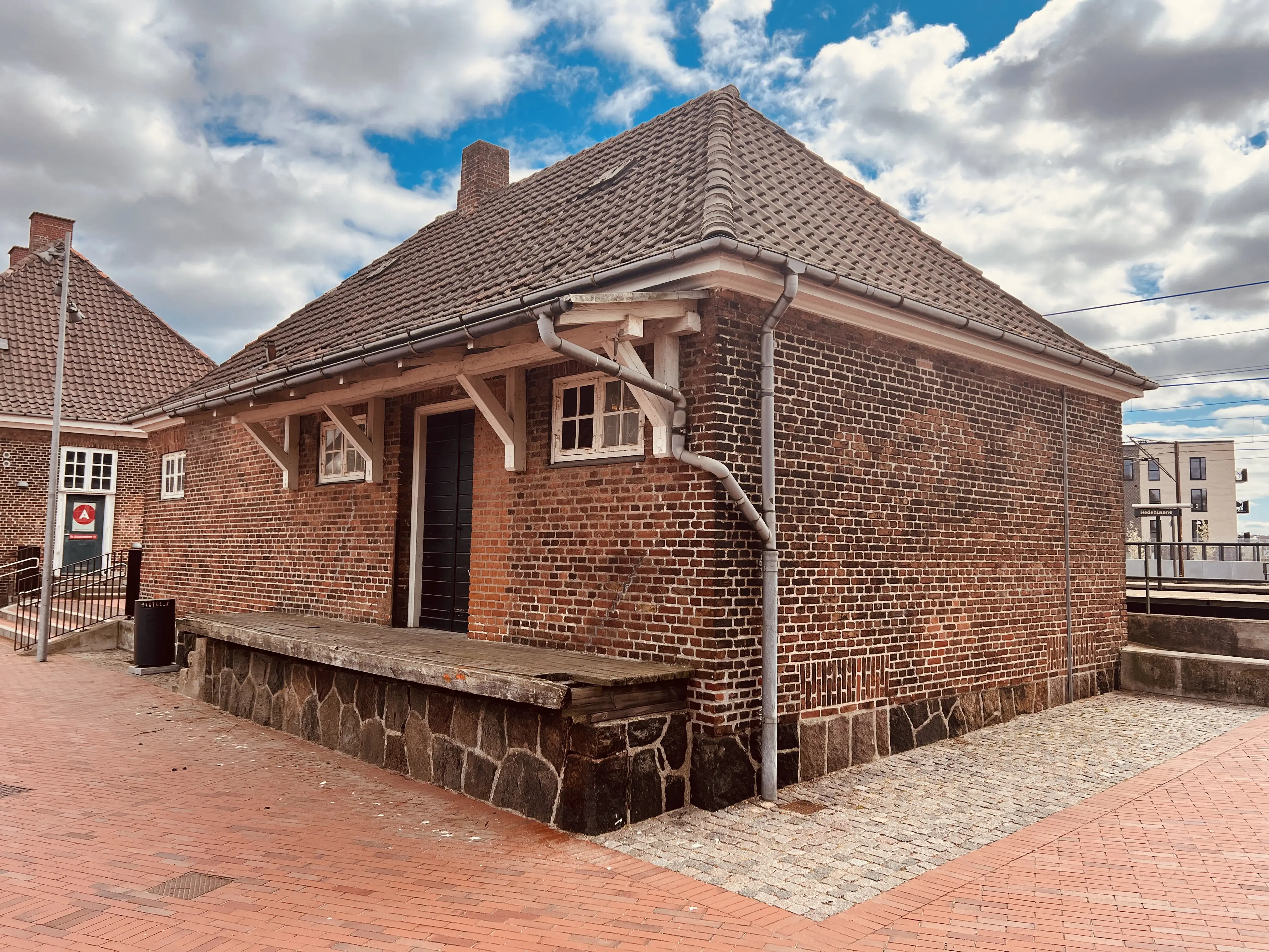 Billede af Hedehusene Stations varehus.