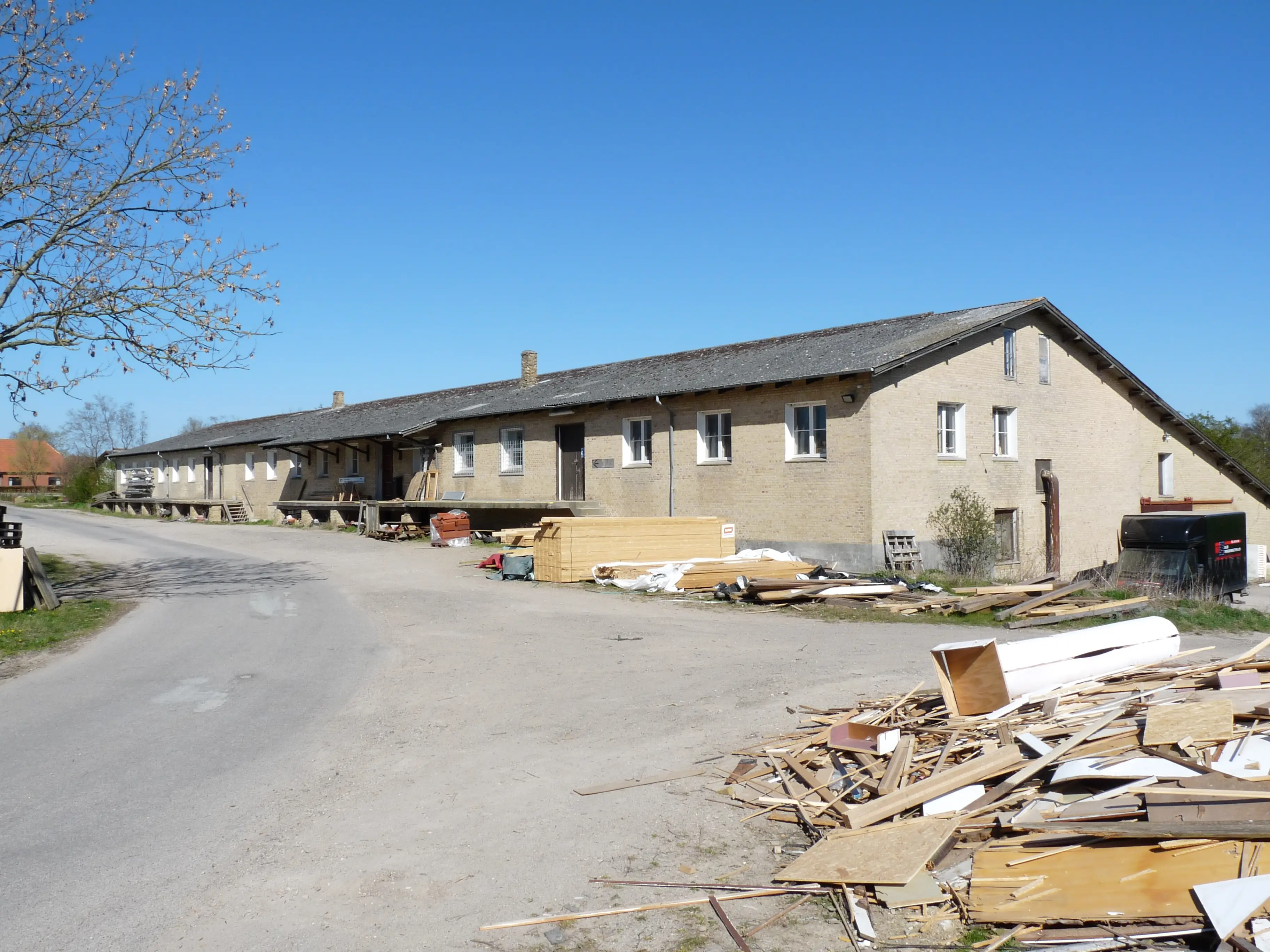 Billede af varehuset til Dalby Frugtlager ved Dalby Station. Billede af varehuset til Dalby Frugtlager ved Dalby Station.